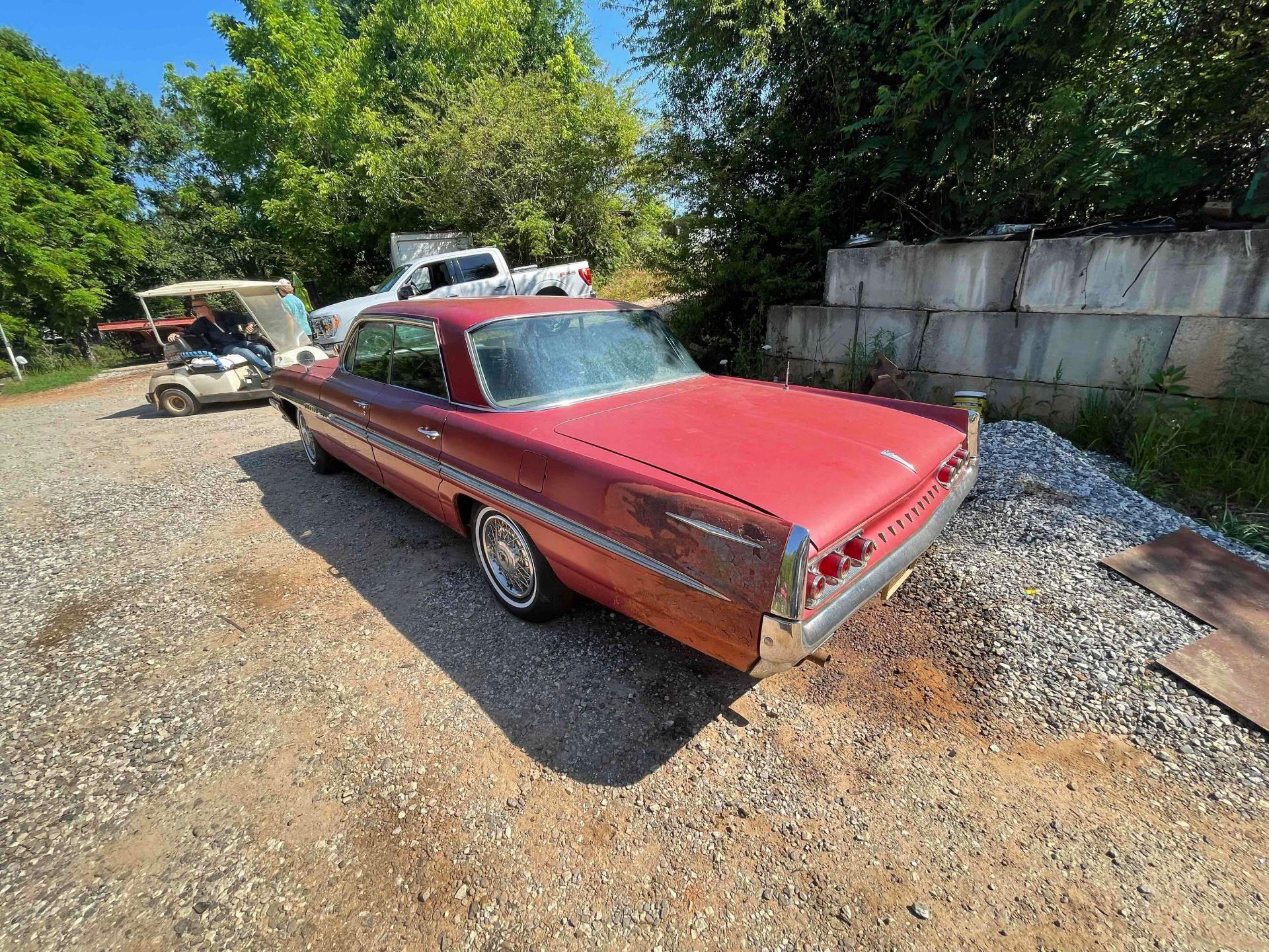 1961 Pontiac Bonneville - Image 8 of 35