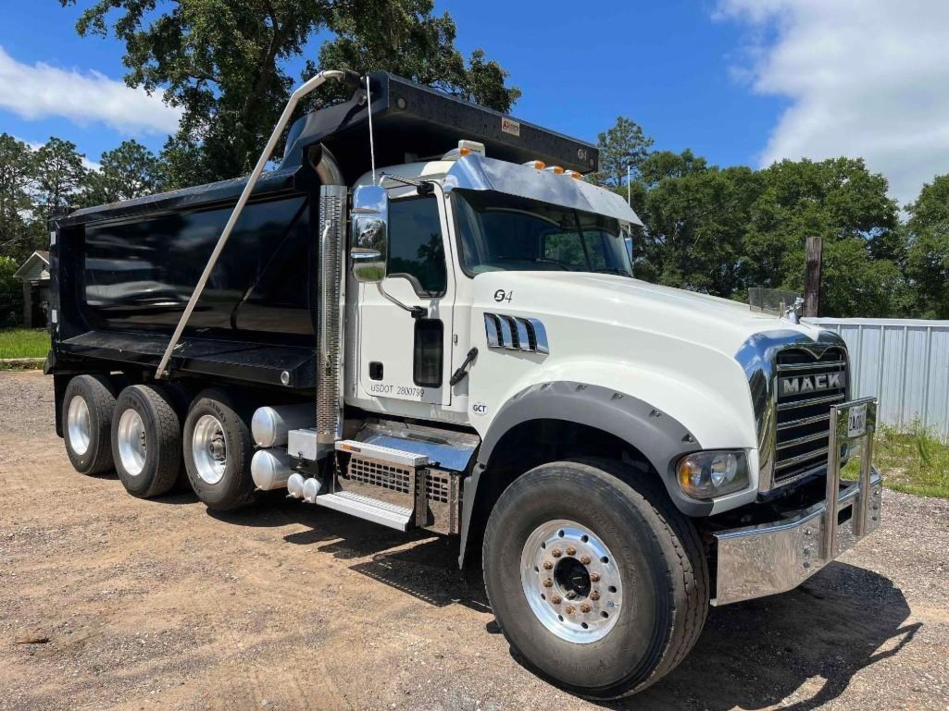 2021 Mack Granite Tri Axle Dump Truck - Image 3 of 37