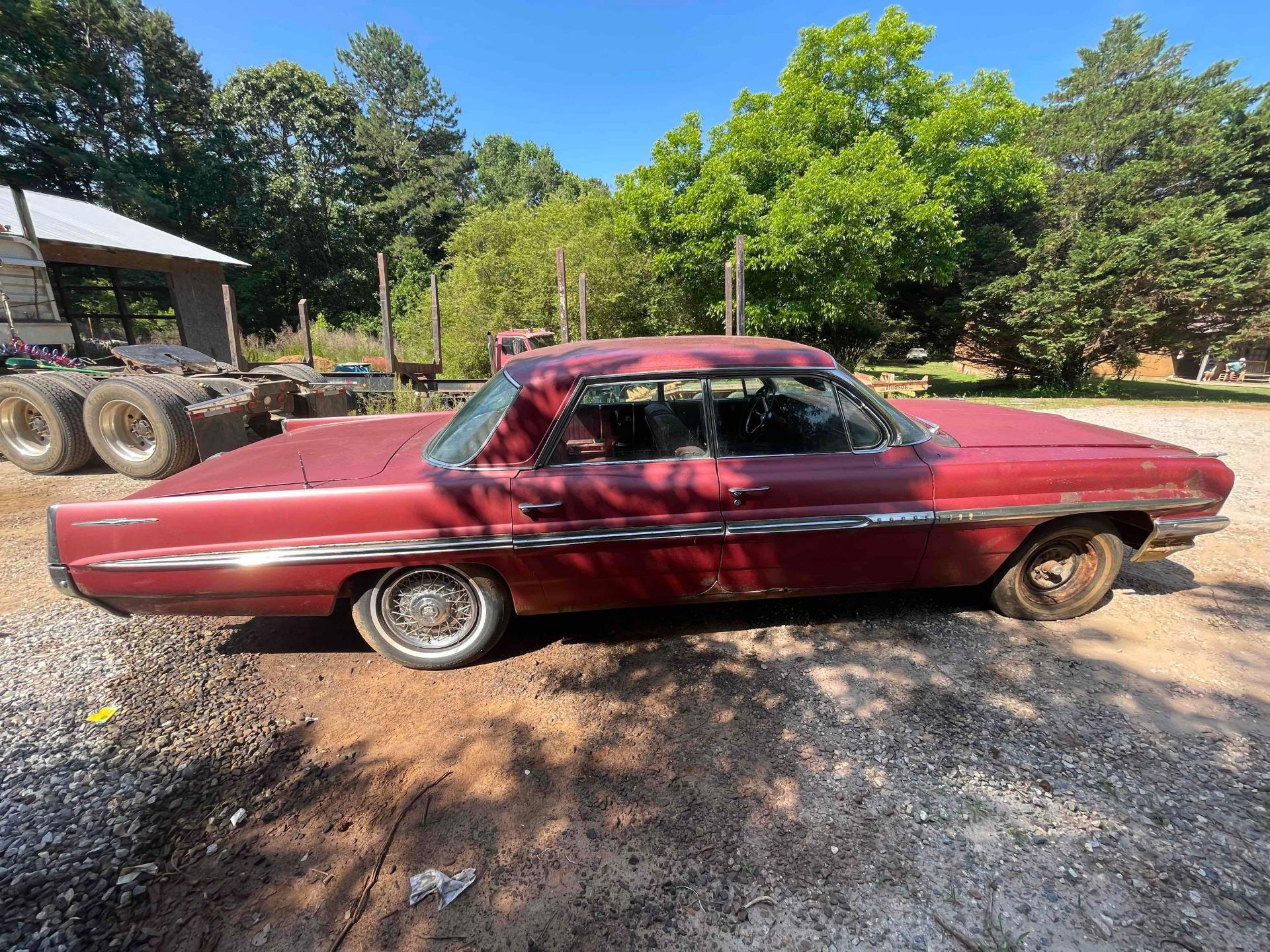 1961 Pontiac Bonneville - Image 5 of 35