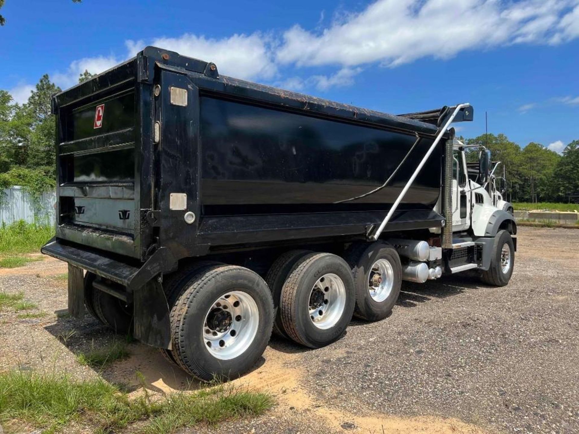 2021 Mack Granite Tri Axle Dump Truck - Image 5 of 41