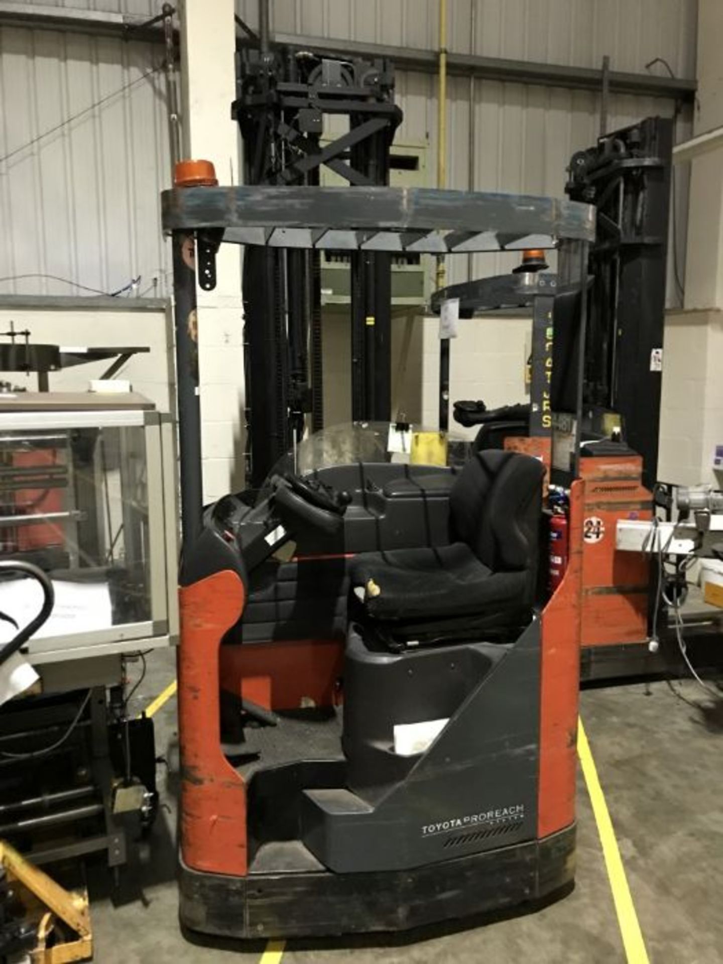 Toyota 7FBRE16-2 reach stacker truck - Image 2 of 6
