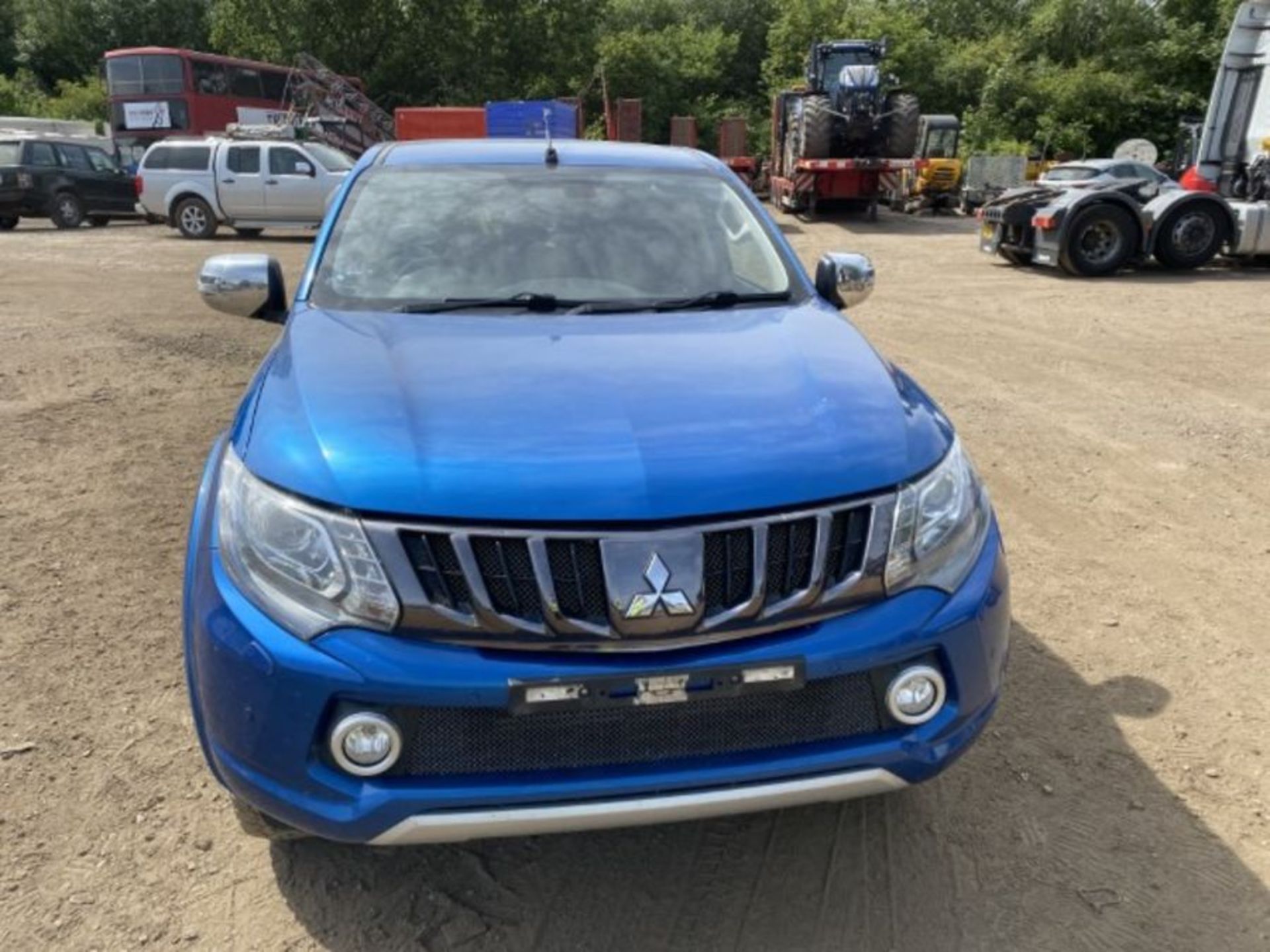 Mitsubishi L200 Double Cab DI-D 178 Barbarian 4WD Auto Pickup (2017, "67") - Image 6 of 21