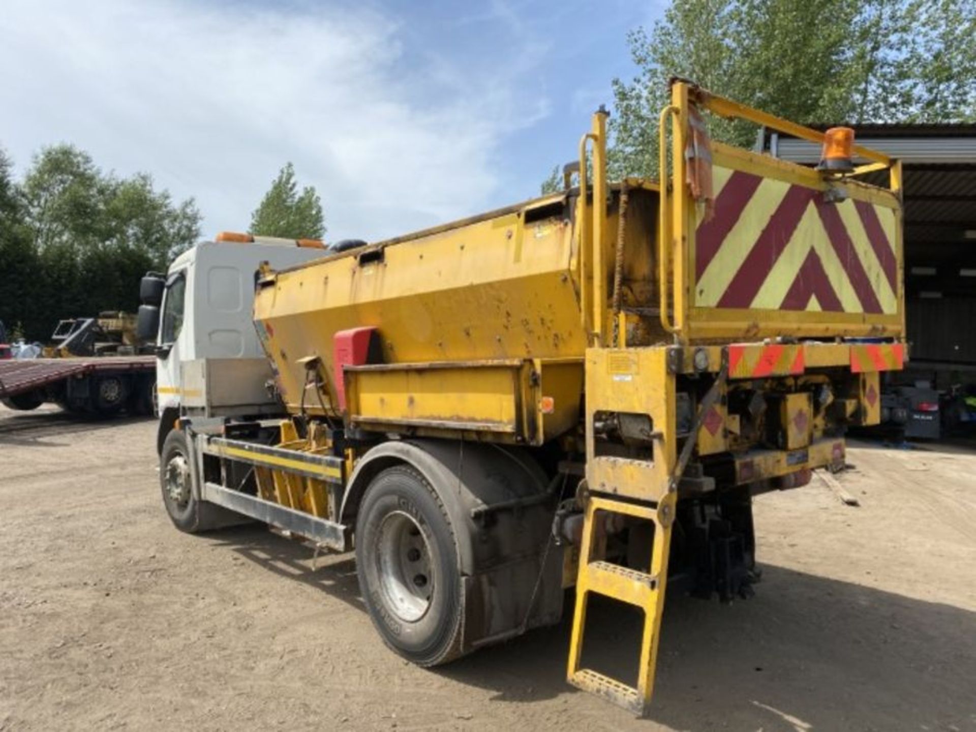 DAF LF 55.220 18,000kg rigid hotbox - Image 12 of 17