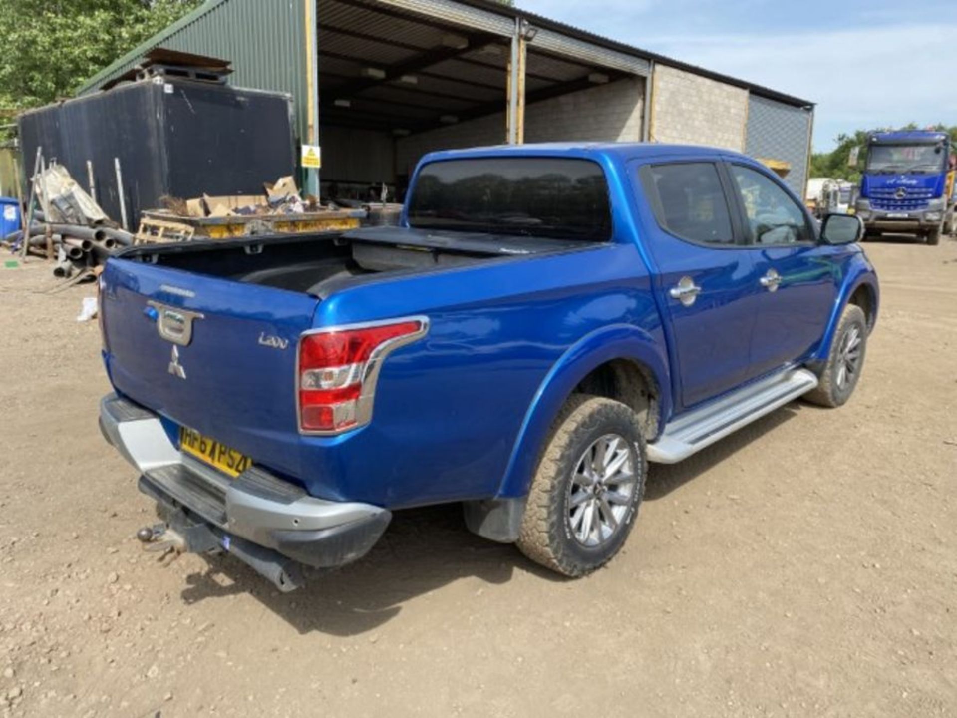 Mitsubishi L200 Double Cab DI-D 178 Barbarian 4WD Auto Pickup (2017, "67") - Image 12 of 21