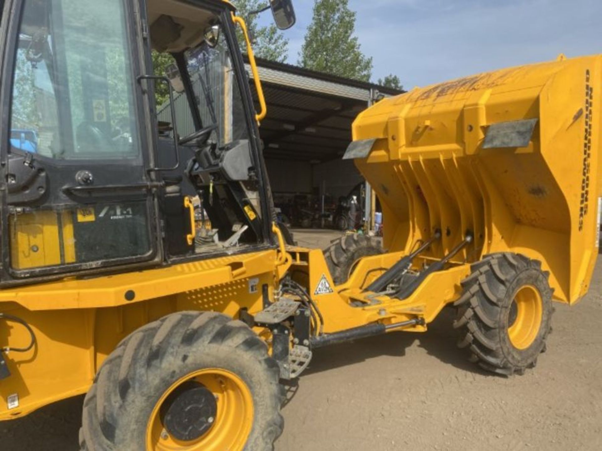 JCB 7FT Front Tip Site Dumper (2018) - Image 18 of 20