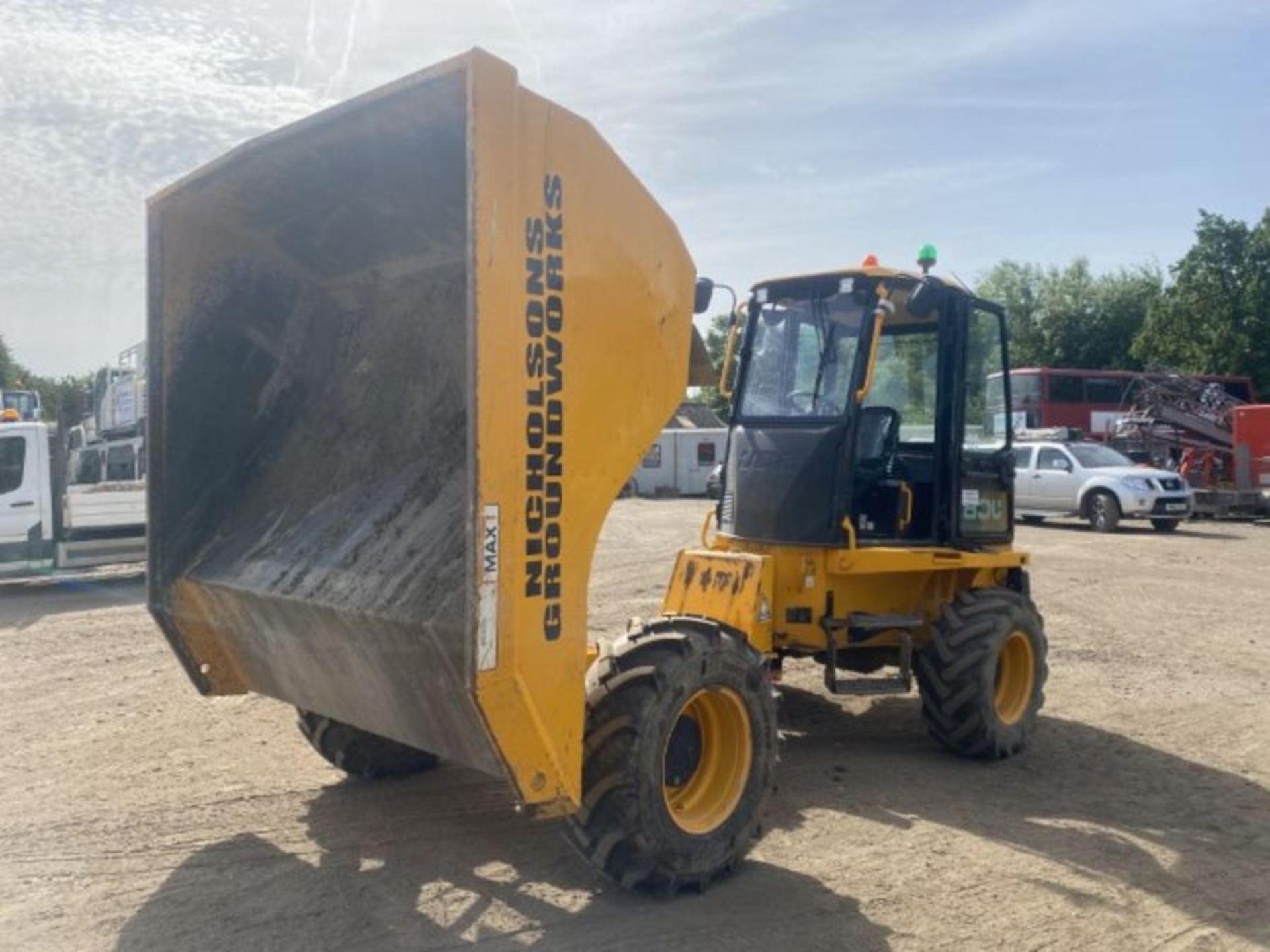 JCB 7FT Front Tip Site Dumper (2018) - Image 15 of 20