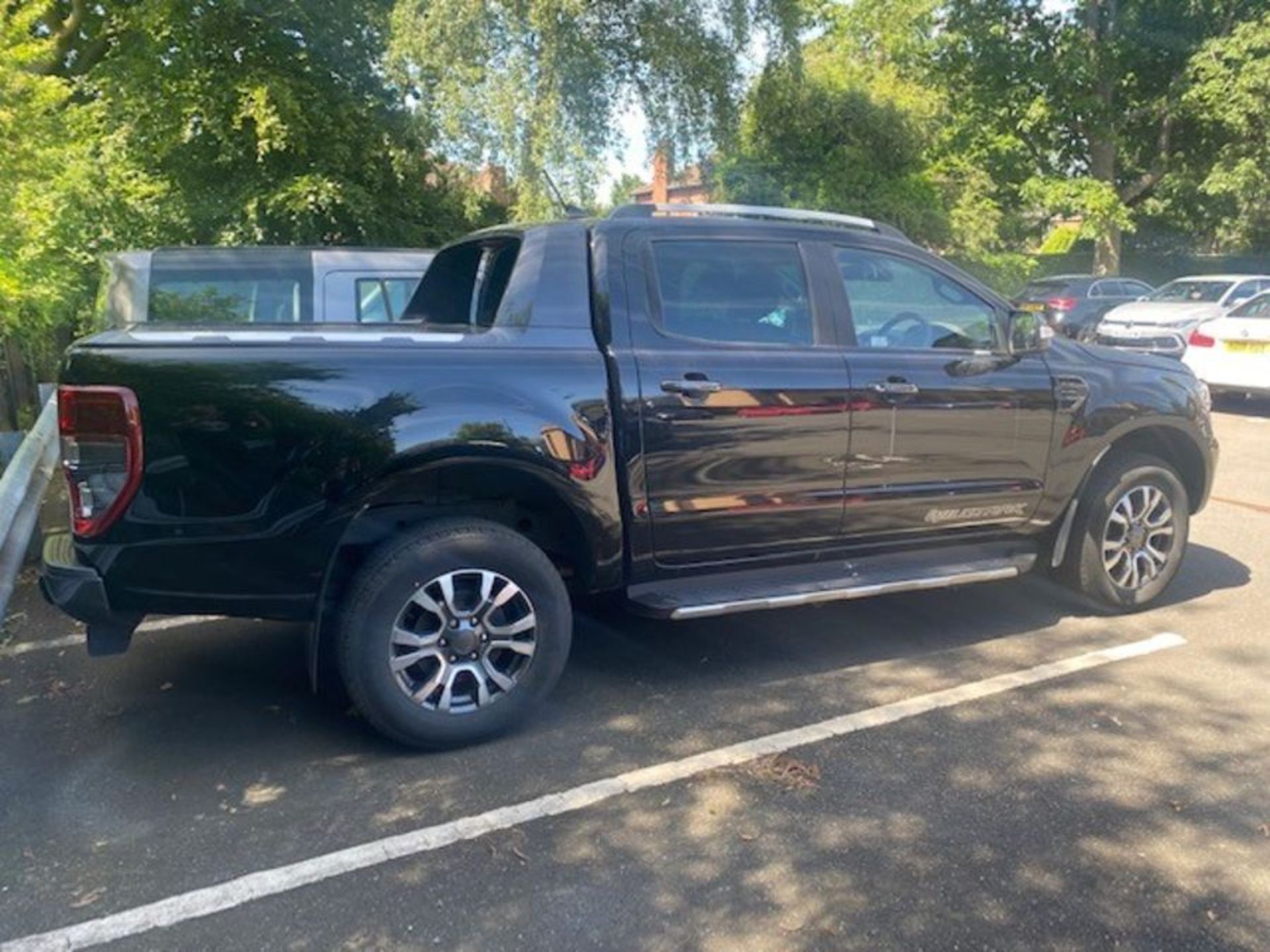 Ford Ranger Wildtrak D-Cab Limited 2.0 Ecoblue 213 Automatic Pickup (20) - Image 3 of 13