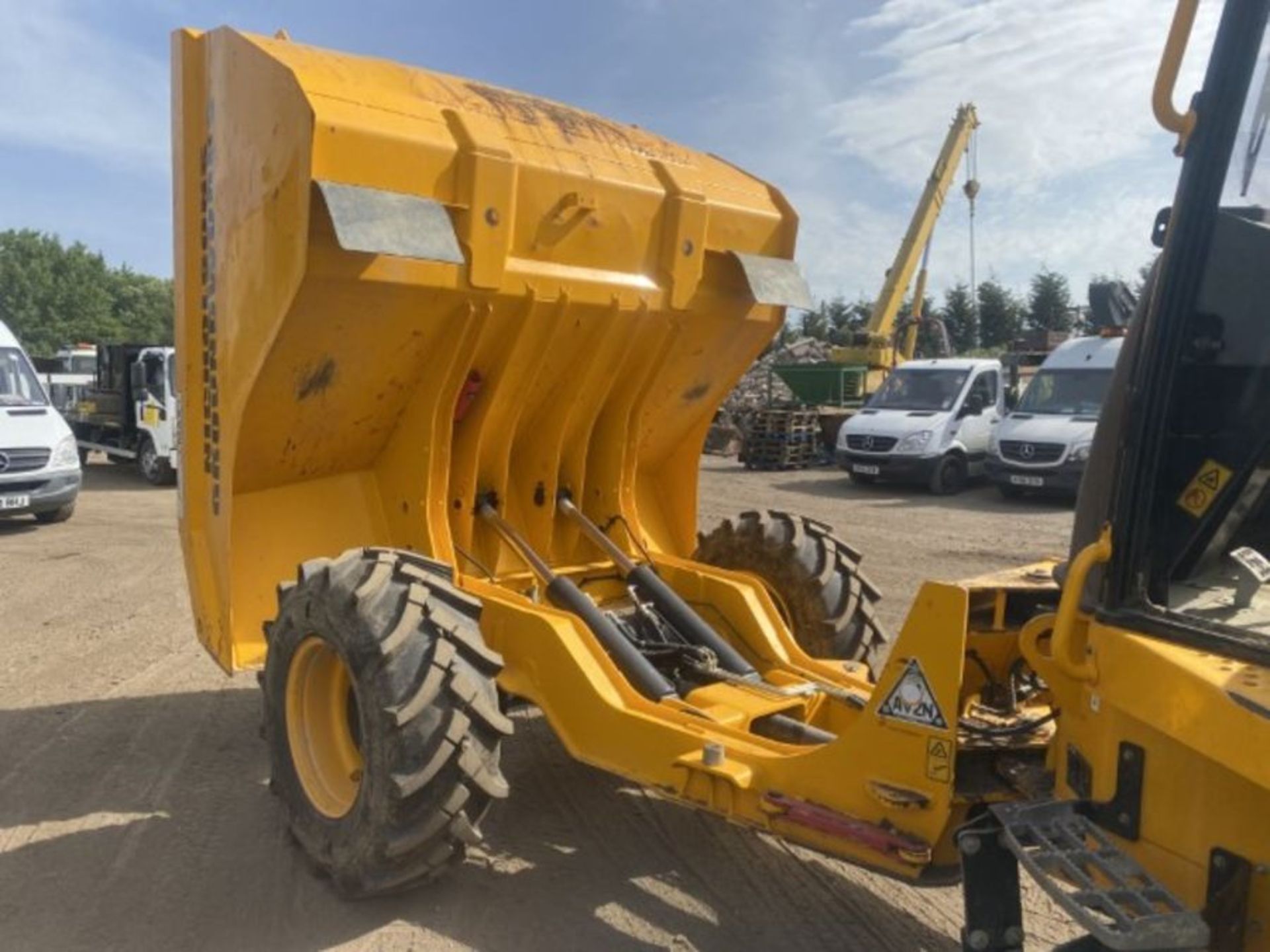 JCB 7FT Front Tip Site Dumper (2018) - Image 14 of 20