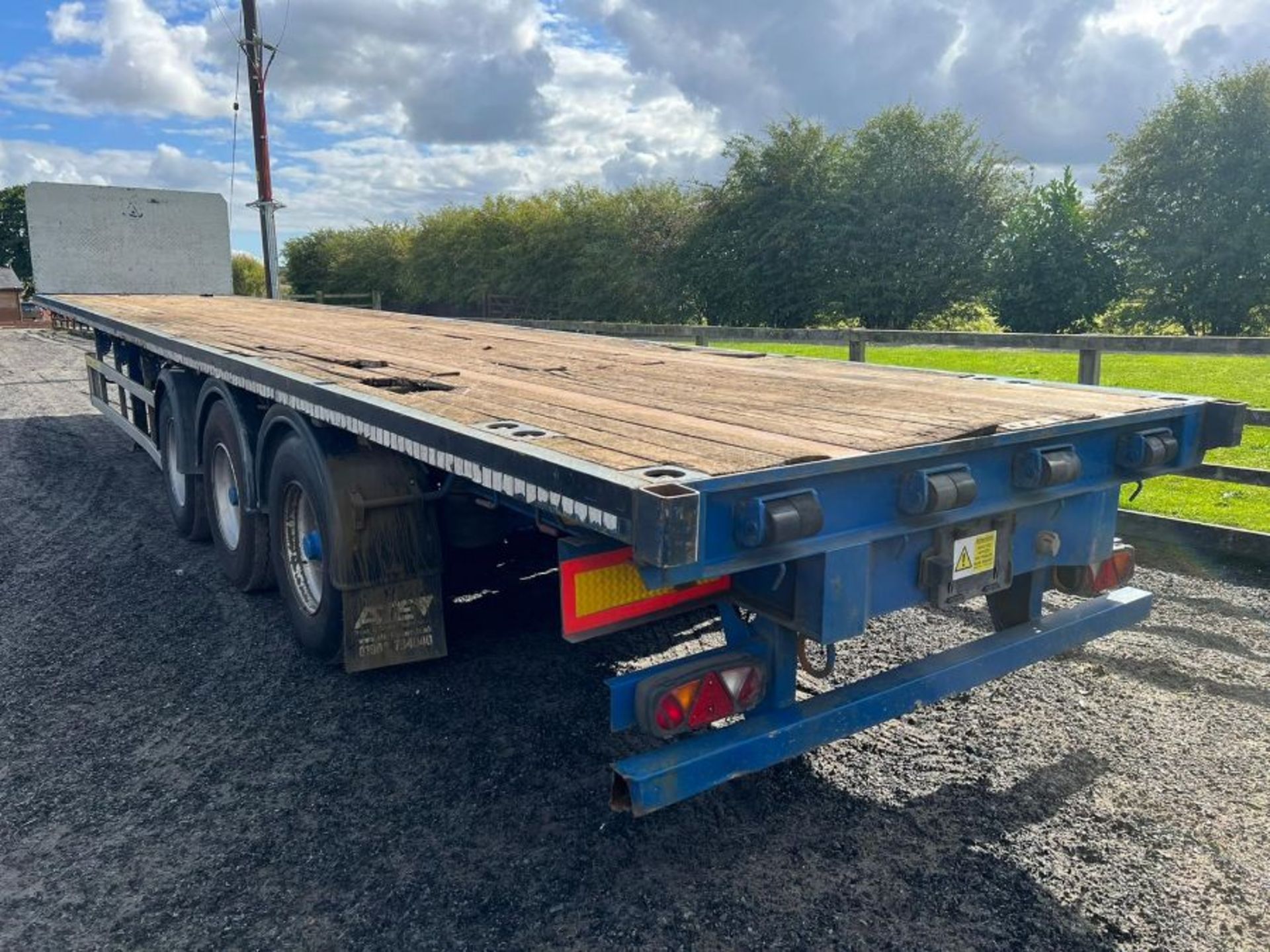 SDC 13.6M tri axle platform flatbed trailer - 2005. C167886. Ref: TLP5 - Image 6 of 8