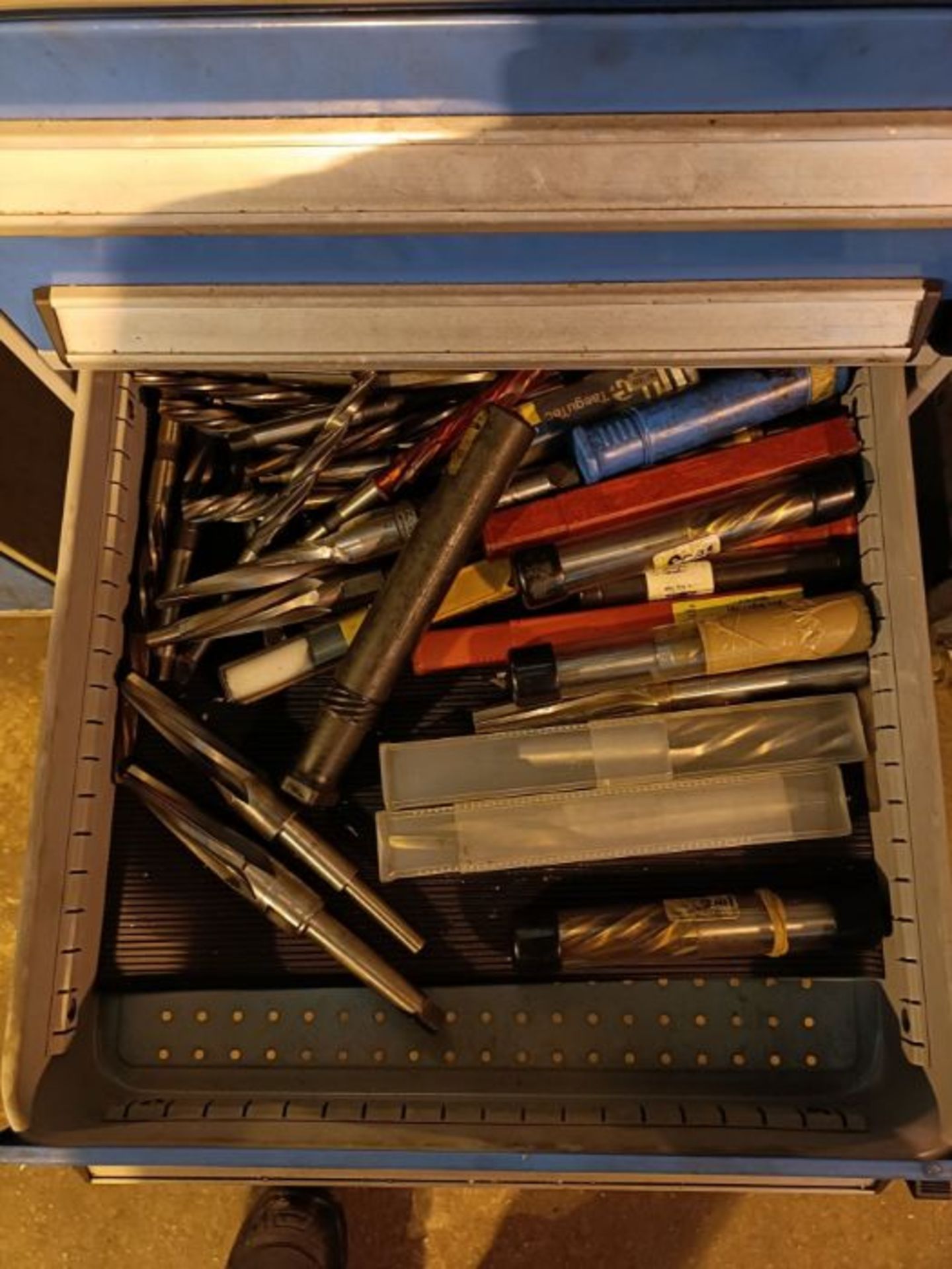 Tool cabinet and contents - Image 2 of 7