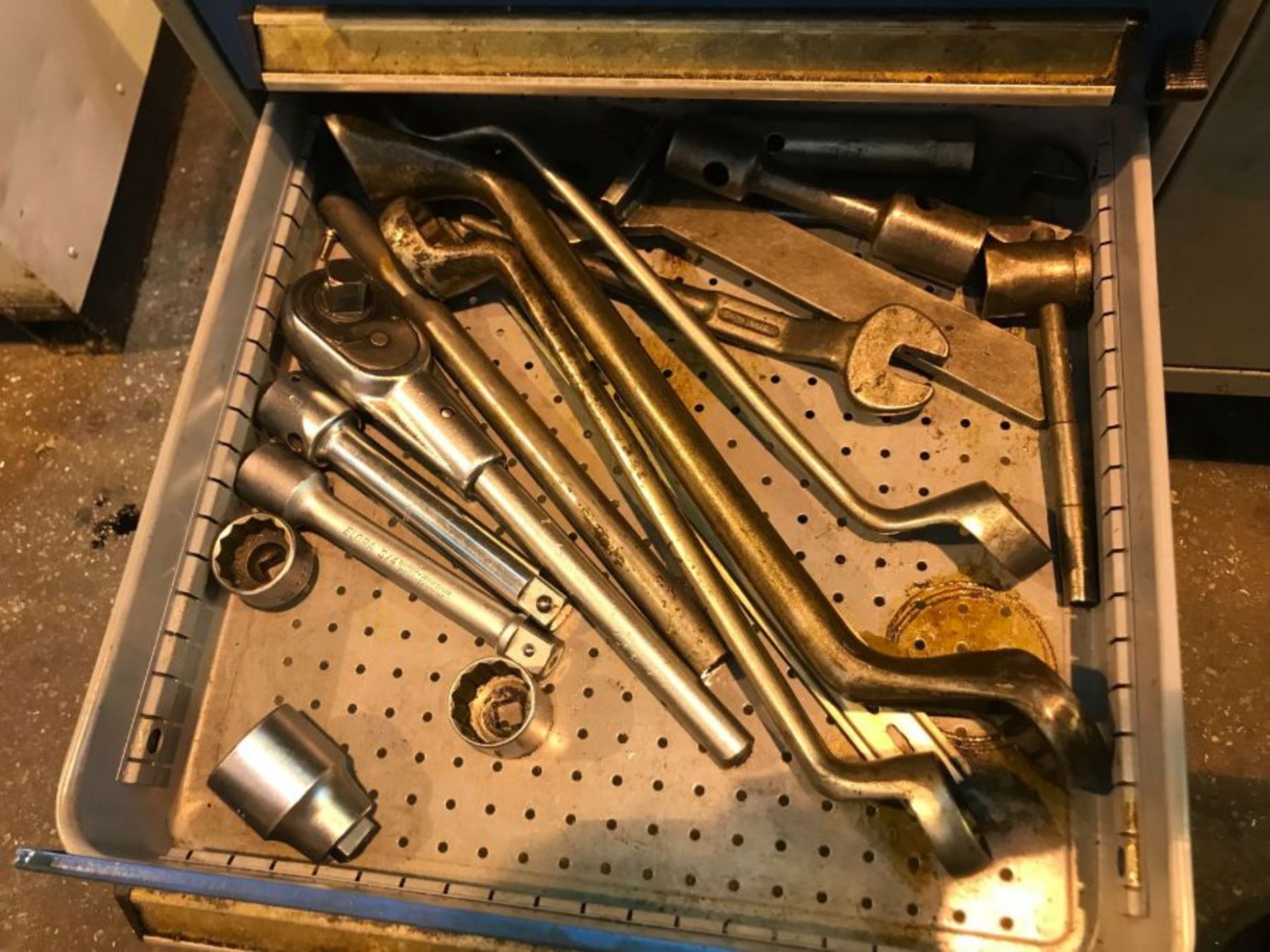 Mobile tool cabinet and contents - Image 6 of 7