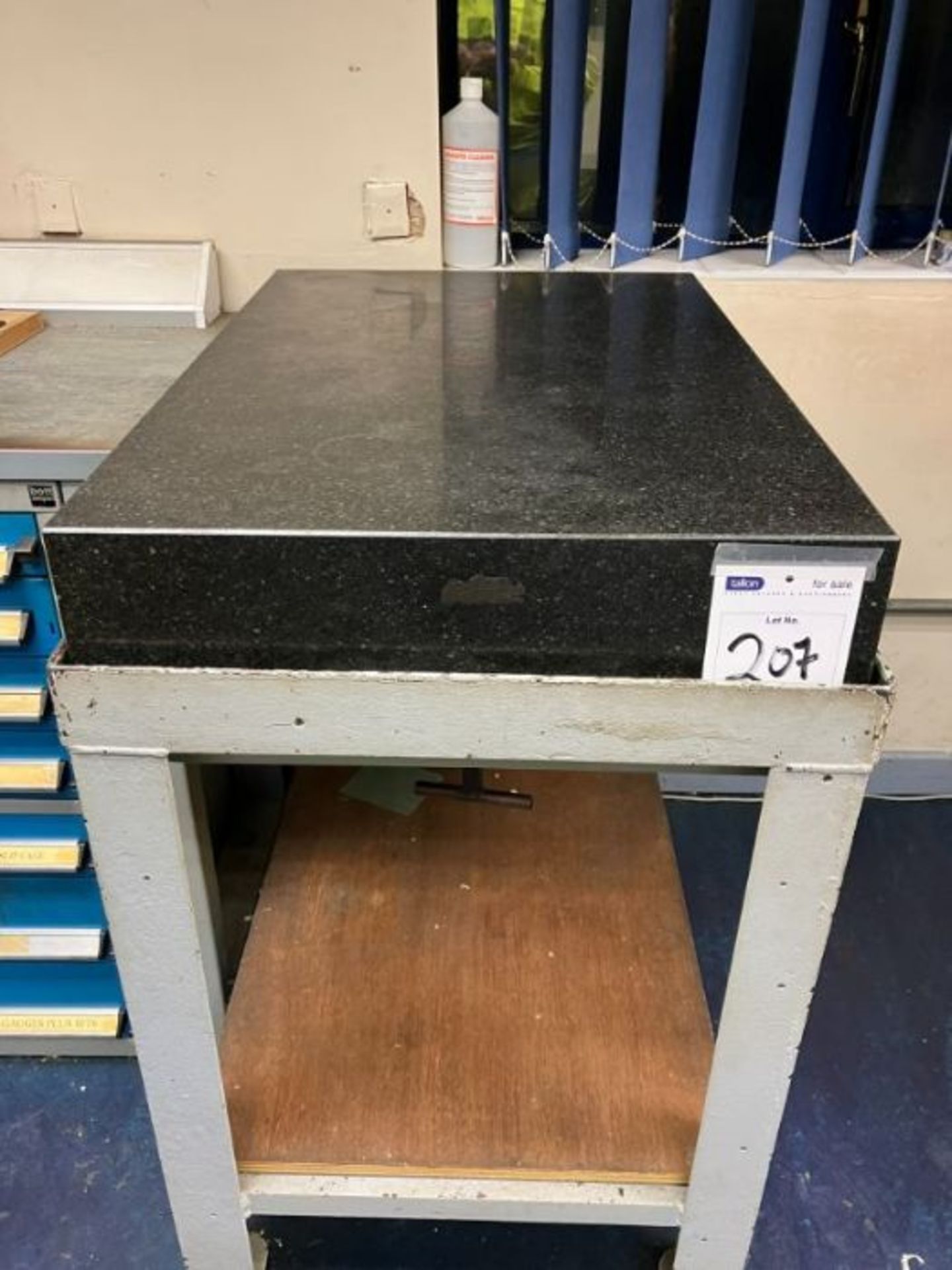 900mm x 600mm granite inspection plate on mount
