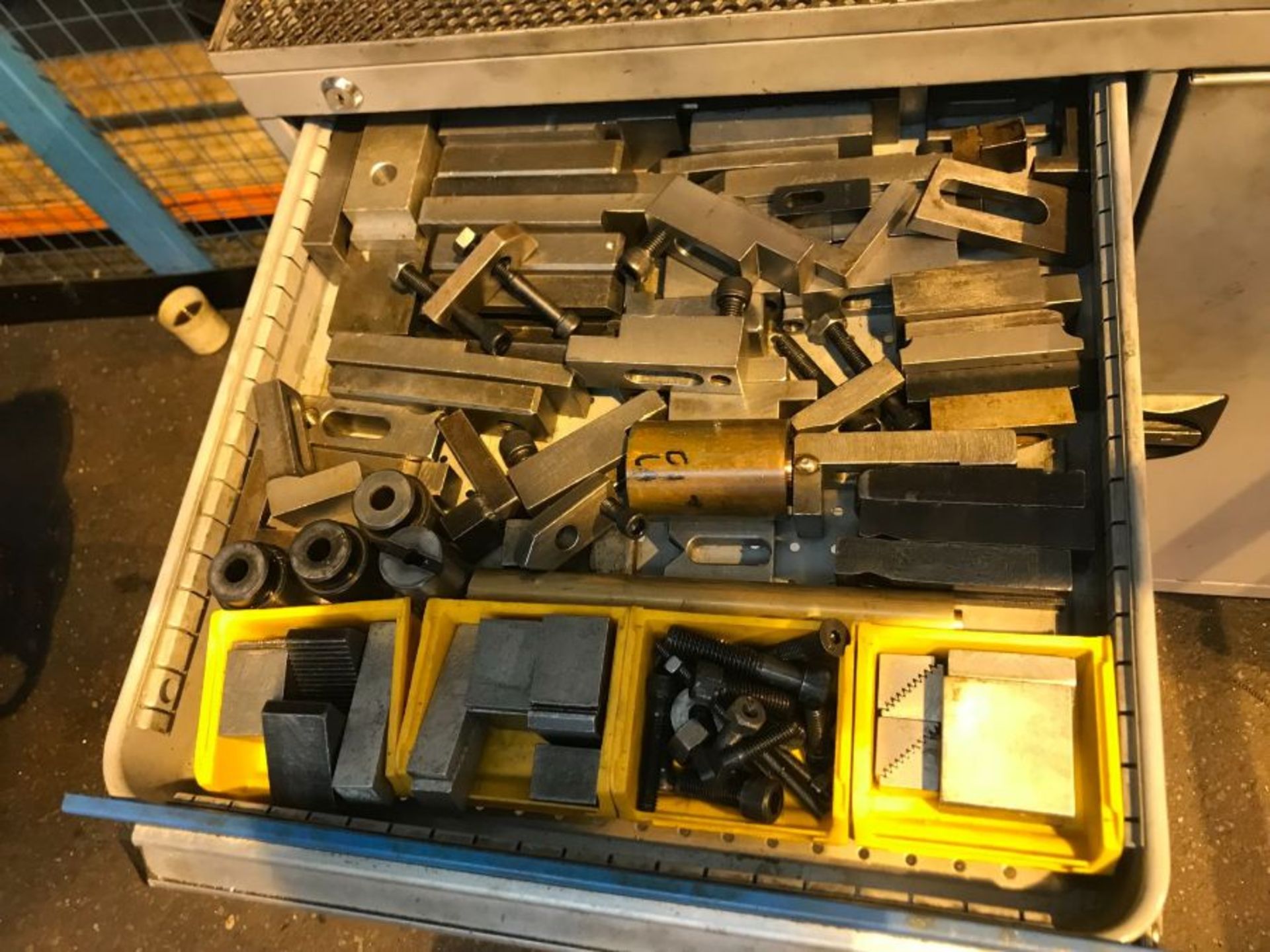 Bott Compact mobile tool cabinet and contents - Image 2 of 8