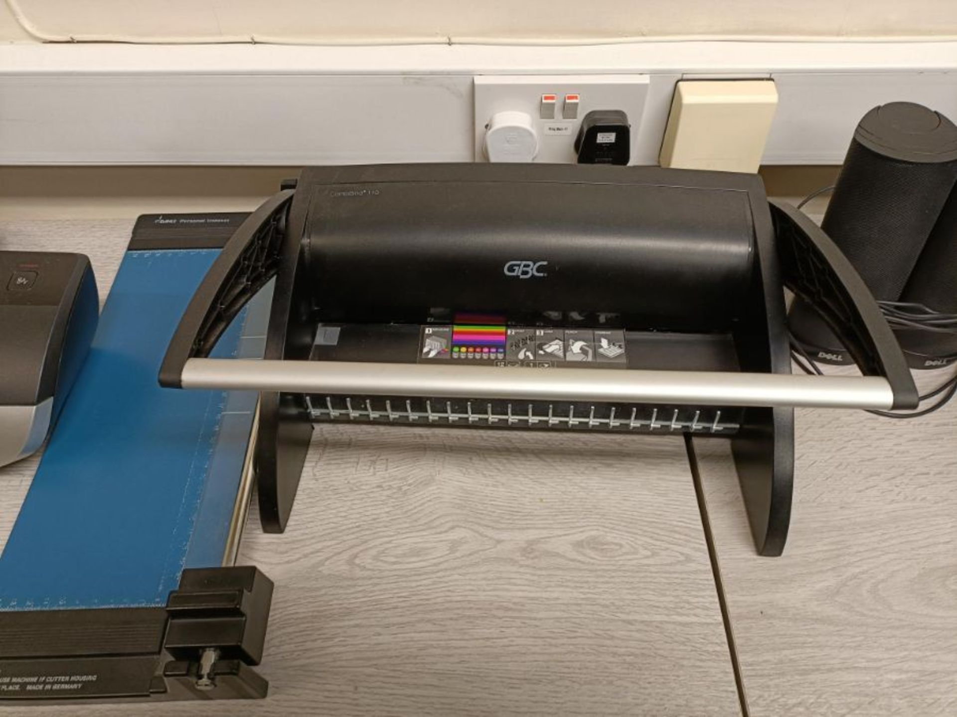 Office Equipment (Printers, shredder, Labeller) - Image 4 of 11