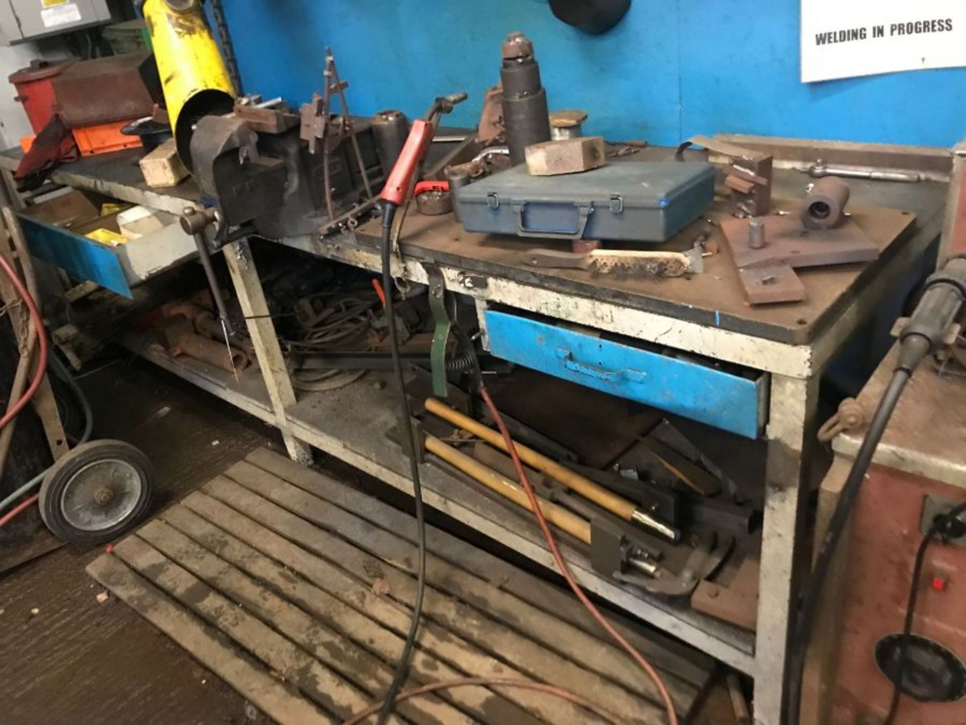 Steel work bench with Record No. 26 vice