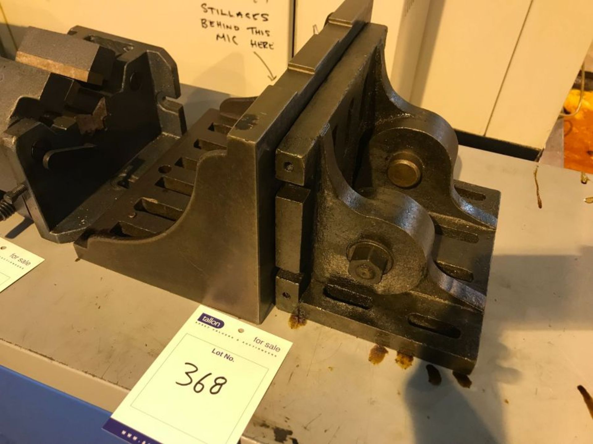 2 angle plates