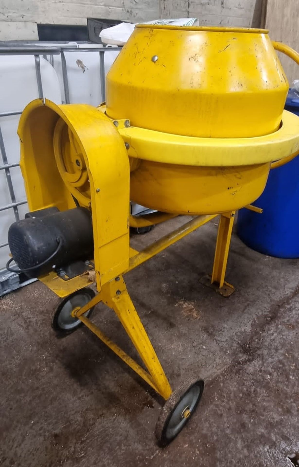 Electric Cement Mixer - Image 2 of 3