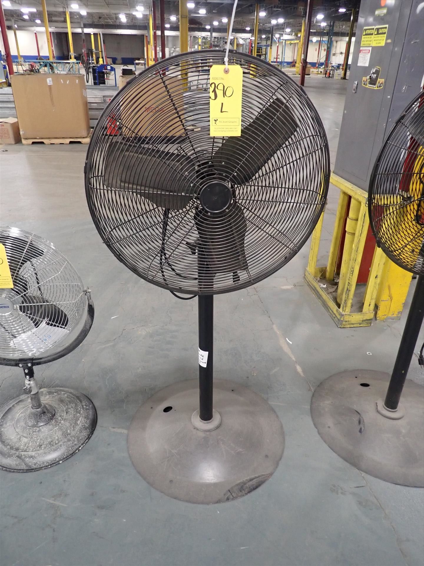 LFI pedestal industrial grade fan, 28 in.