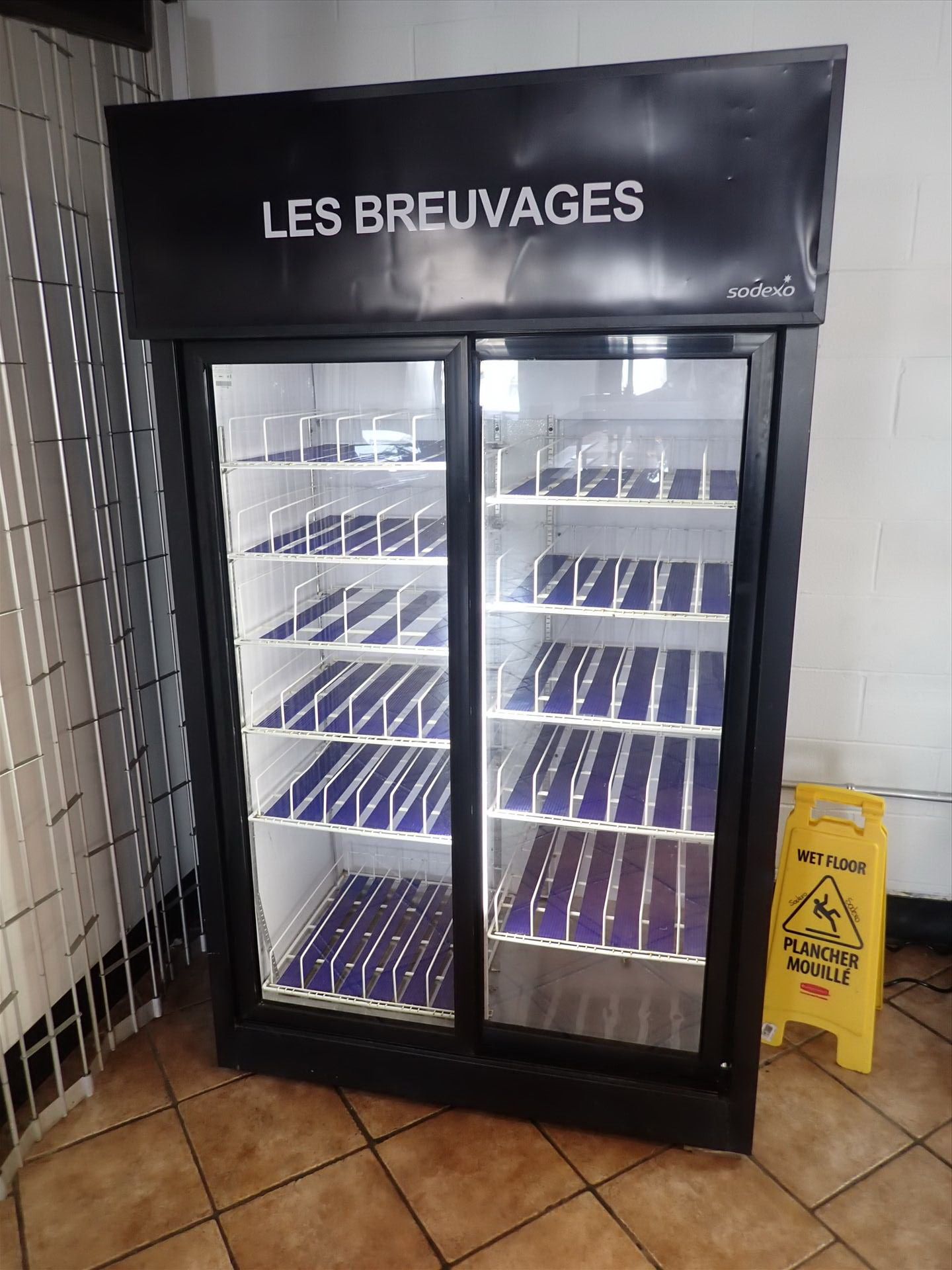 QBD display fridge, 48 in., sliding-doors