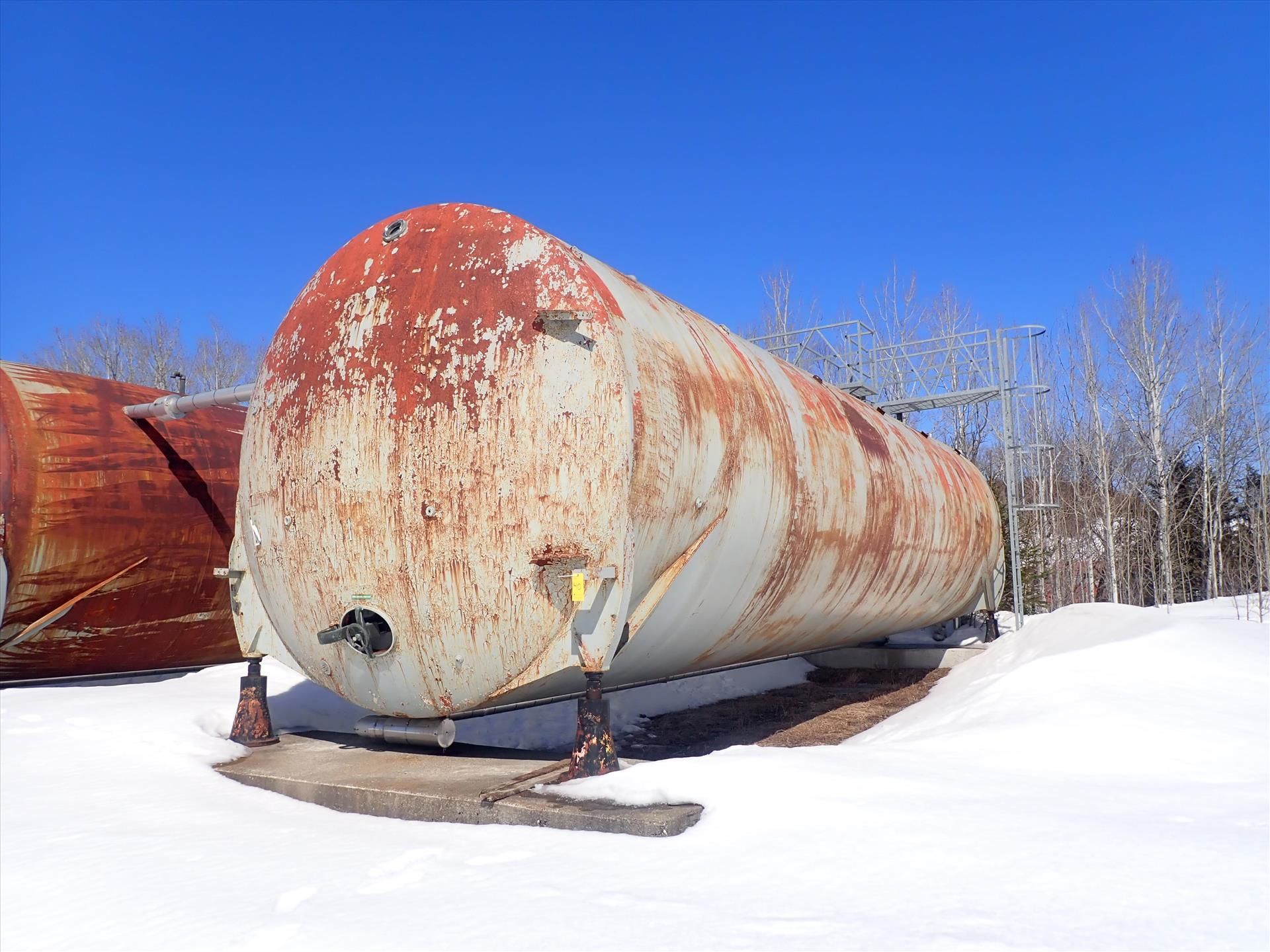 Horizontal Fuel Tank, approx. 30,000 gal.