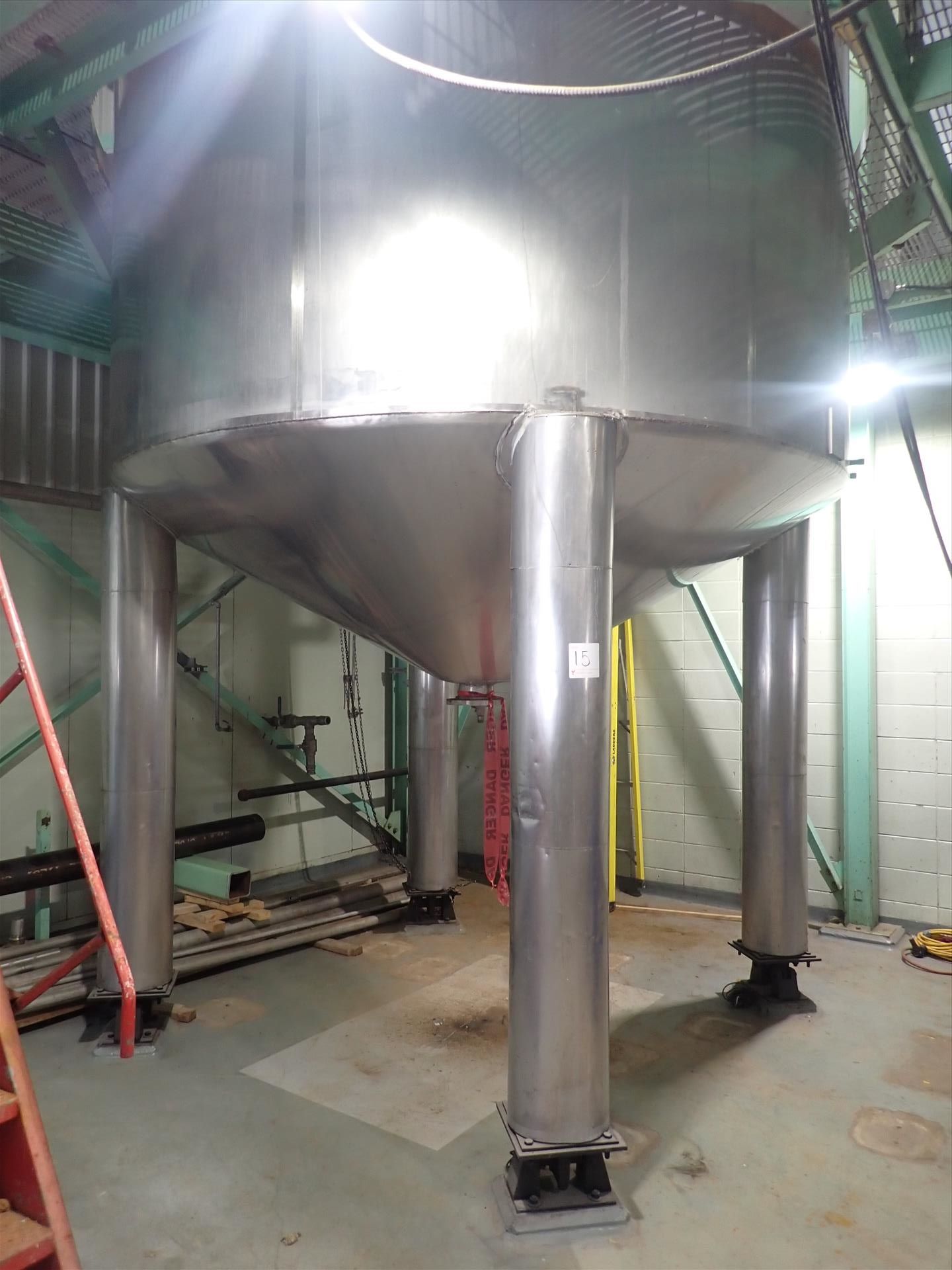 Inox-Tech Jacketed Tank 5400 gal., Stainless Steel, vertical. Internal rated 15 psi at 130 degrees - Image 7 of 11