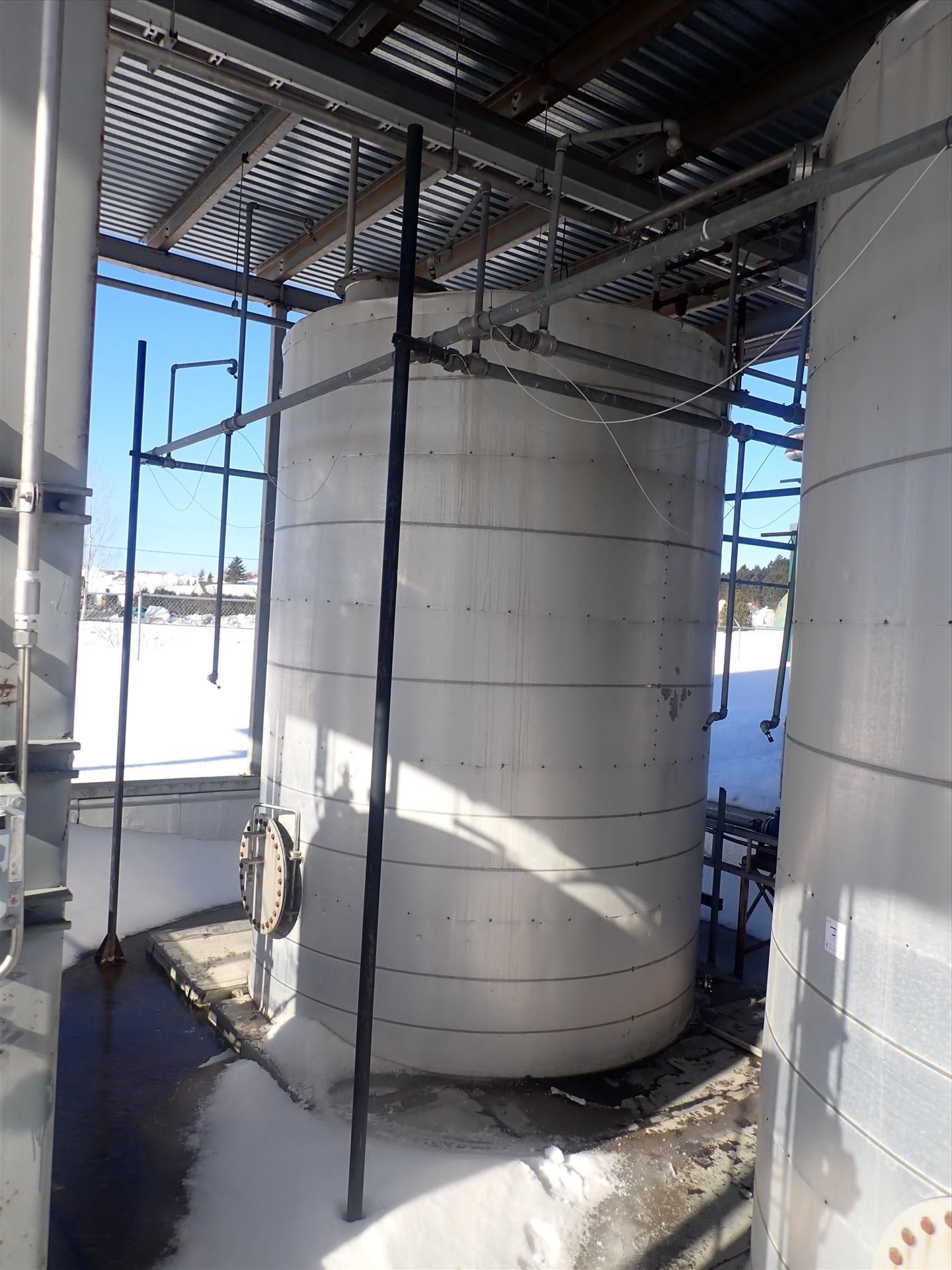 Stainless Steel Tank, approx. 3000 gal.