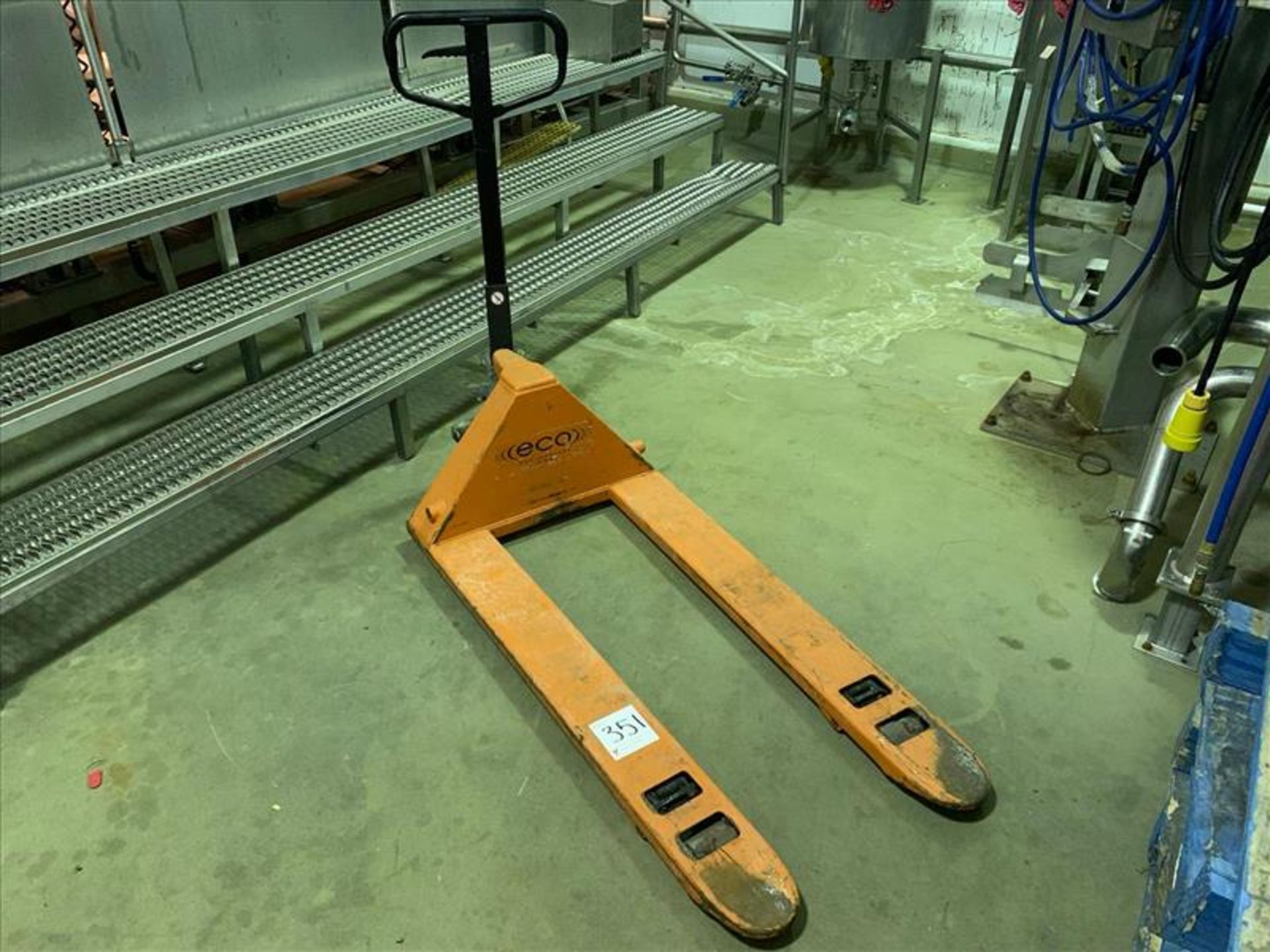 Pallet Jack (delayed removal applies)