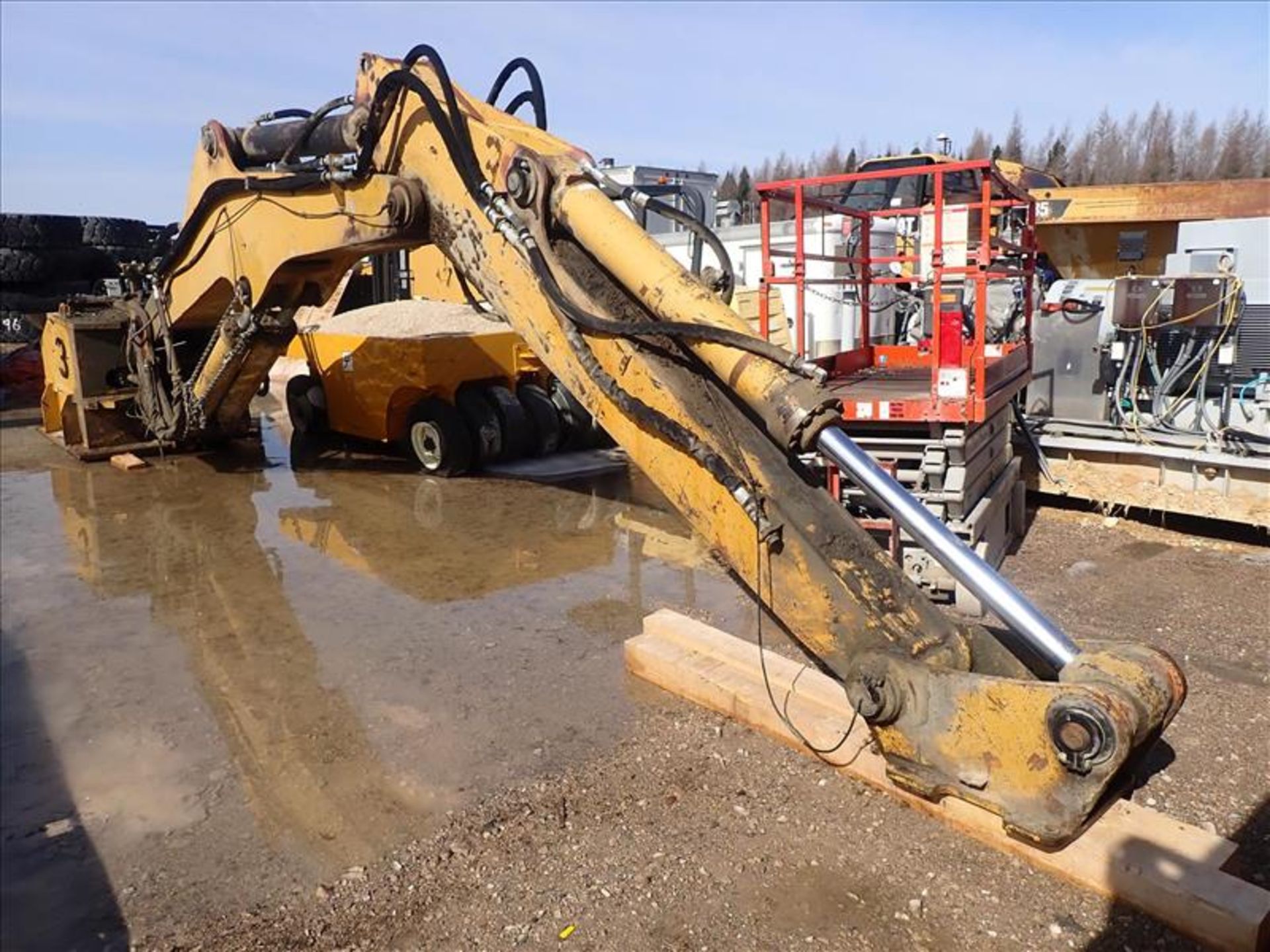 Bateman Stationary Excavator Boom (No. 3) (Tag No. 4933) [Sea Container N/A] {Location Hallnor} - Image 2 of 2