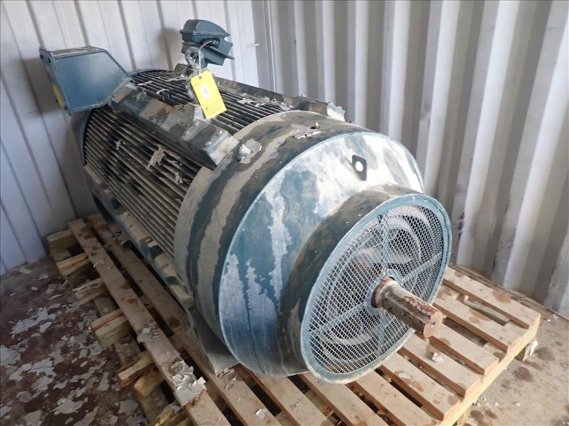 Teco-Westinghouse 900hp Motor (Tag No. 4827) [Sea Container 652728-1] {Location Hallnor} - Image 2 of 3