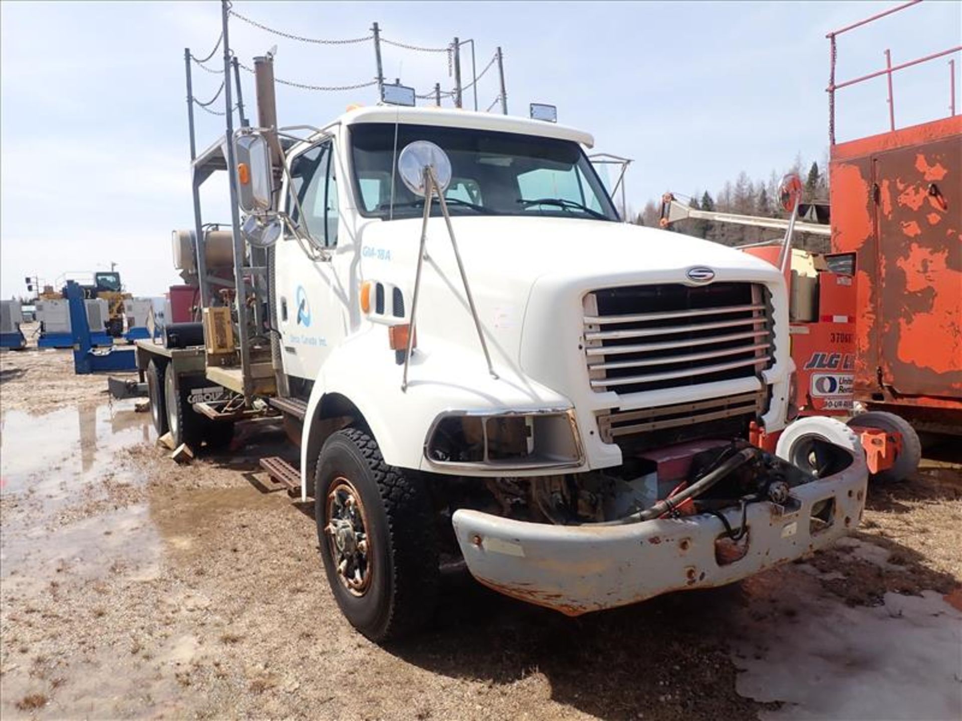 Sterling Truck, VIN 2F2XEWEB4YA046239, T/A w/ Cat engine and EatonFuller transmission (Tag No. 4954)