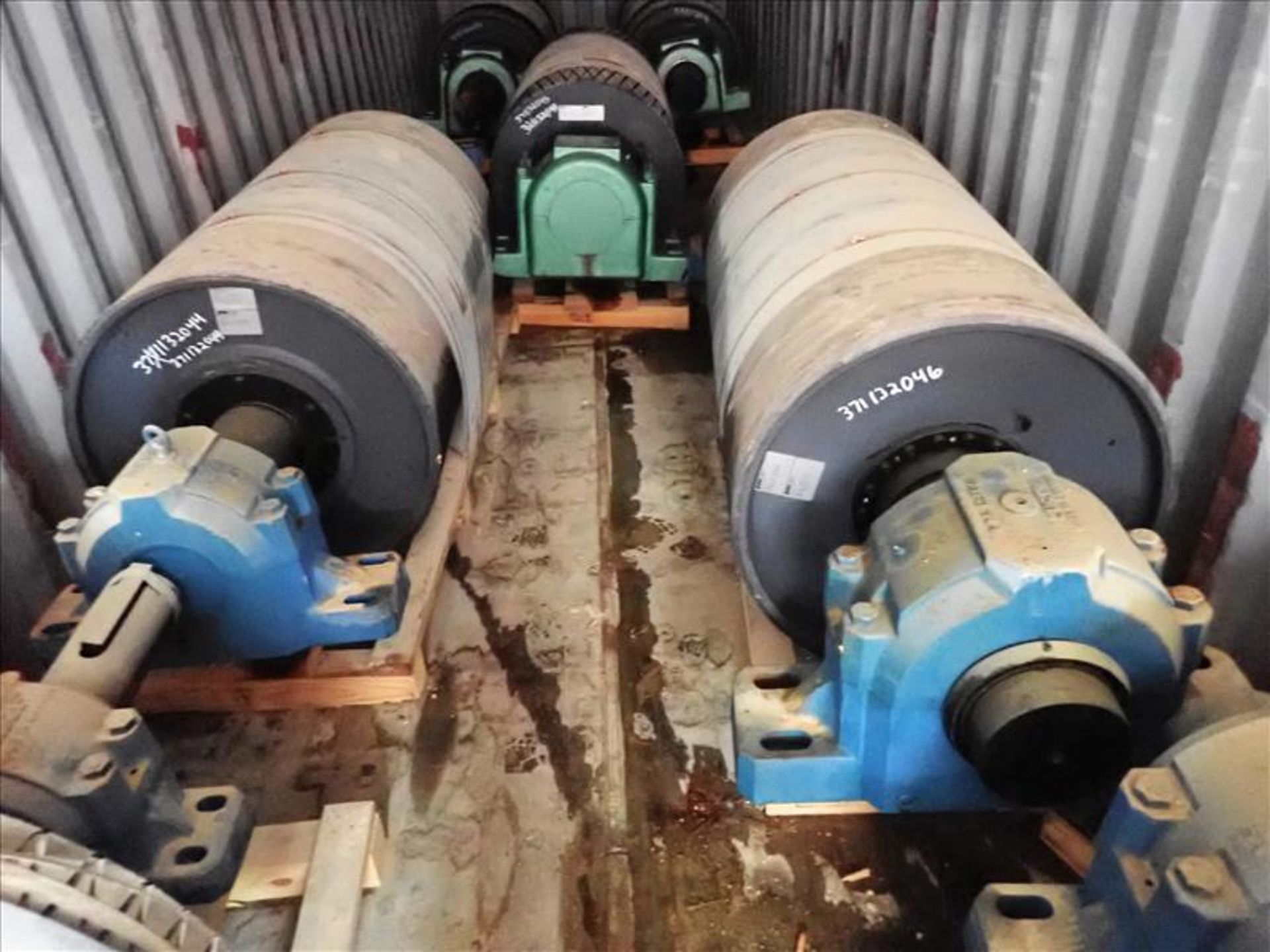 20 ft. Shipping Container w/ contents, incl: (8) PPI Conveyor Tail Pulleys (Tag No. 4048) [Sea - Image 2 of 5