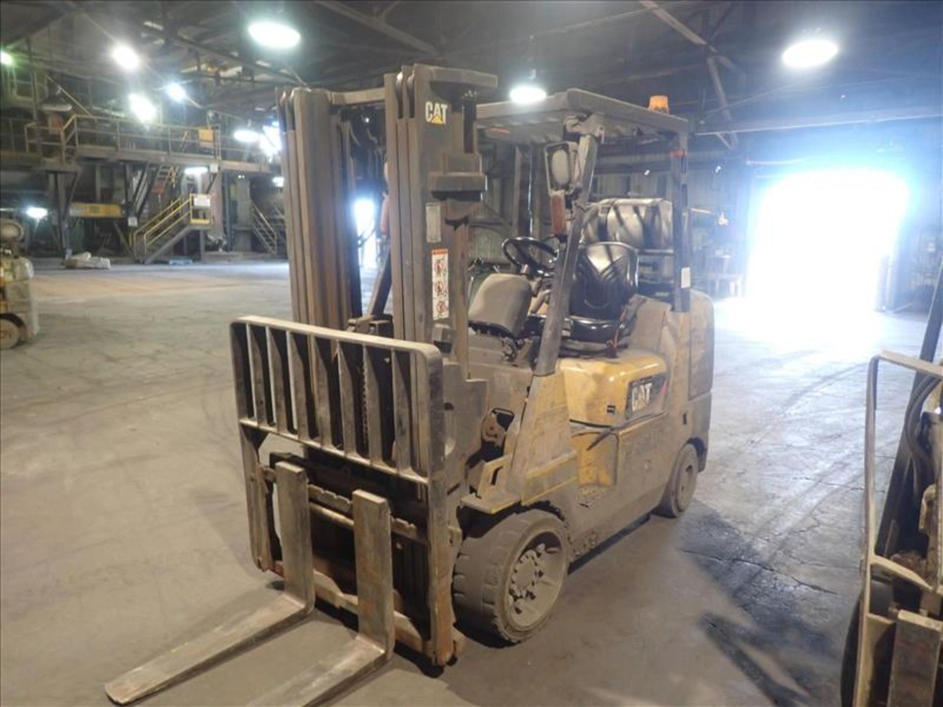 CAT forklift truck, mod. GC35K, ser. no. AT87A30862, 6000 lbs cap., propane, 3-stage mast, side-