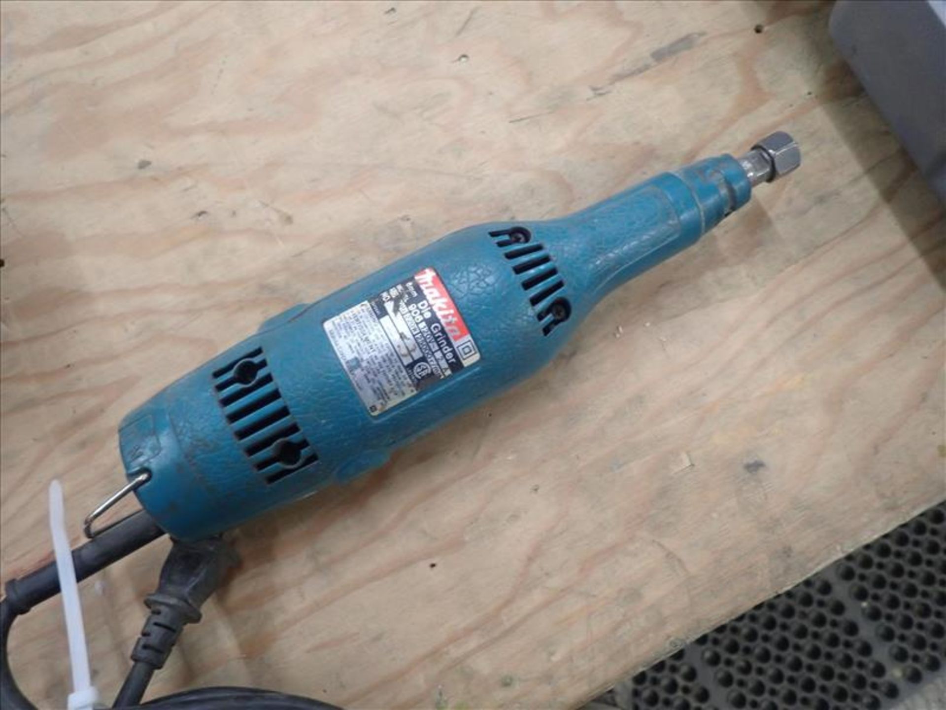 Makita electric die grinder (Tag 8821 Loc Mill Carp Shop)