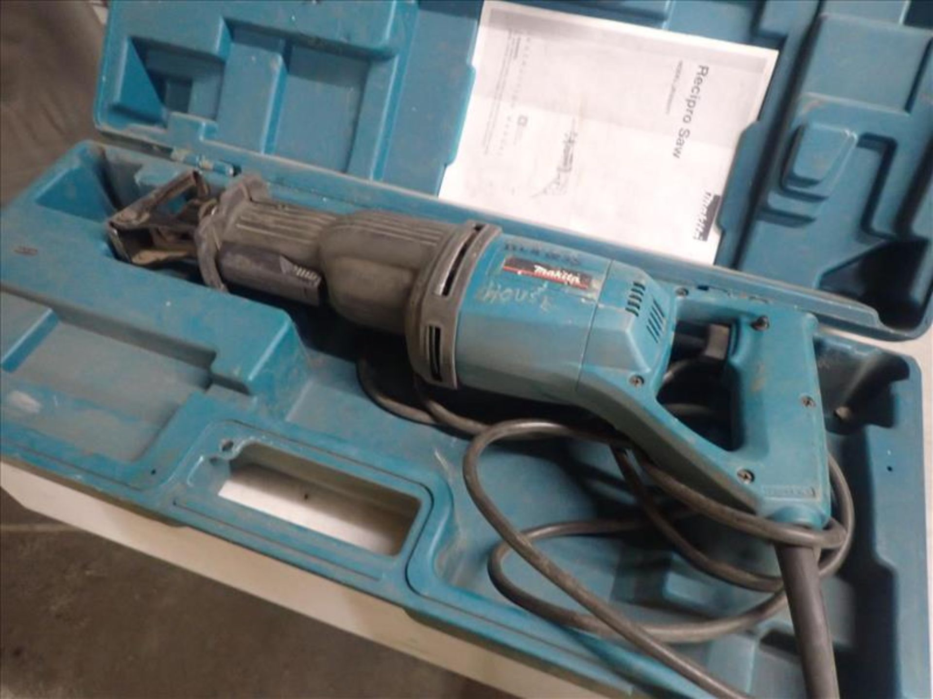 Makita electric reciprocating saw (Tag 8835 Loc Mill Carp Shop)