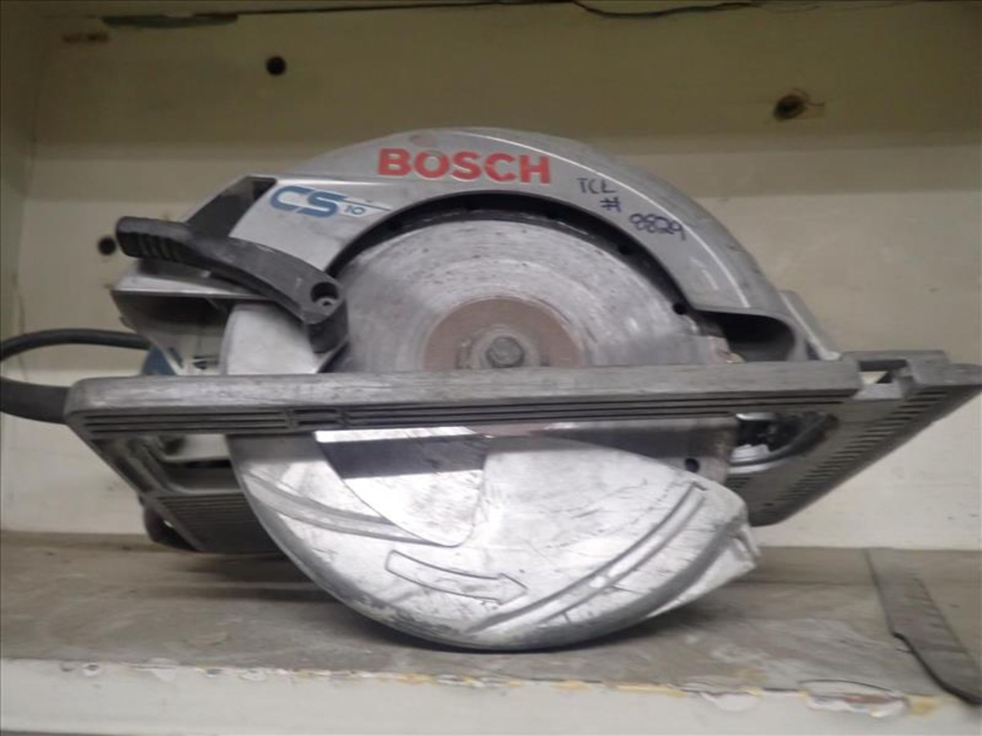 Bosch electric circular saw (Tag 8829 Loc Mill Carp Shop)