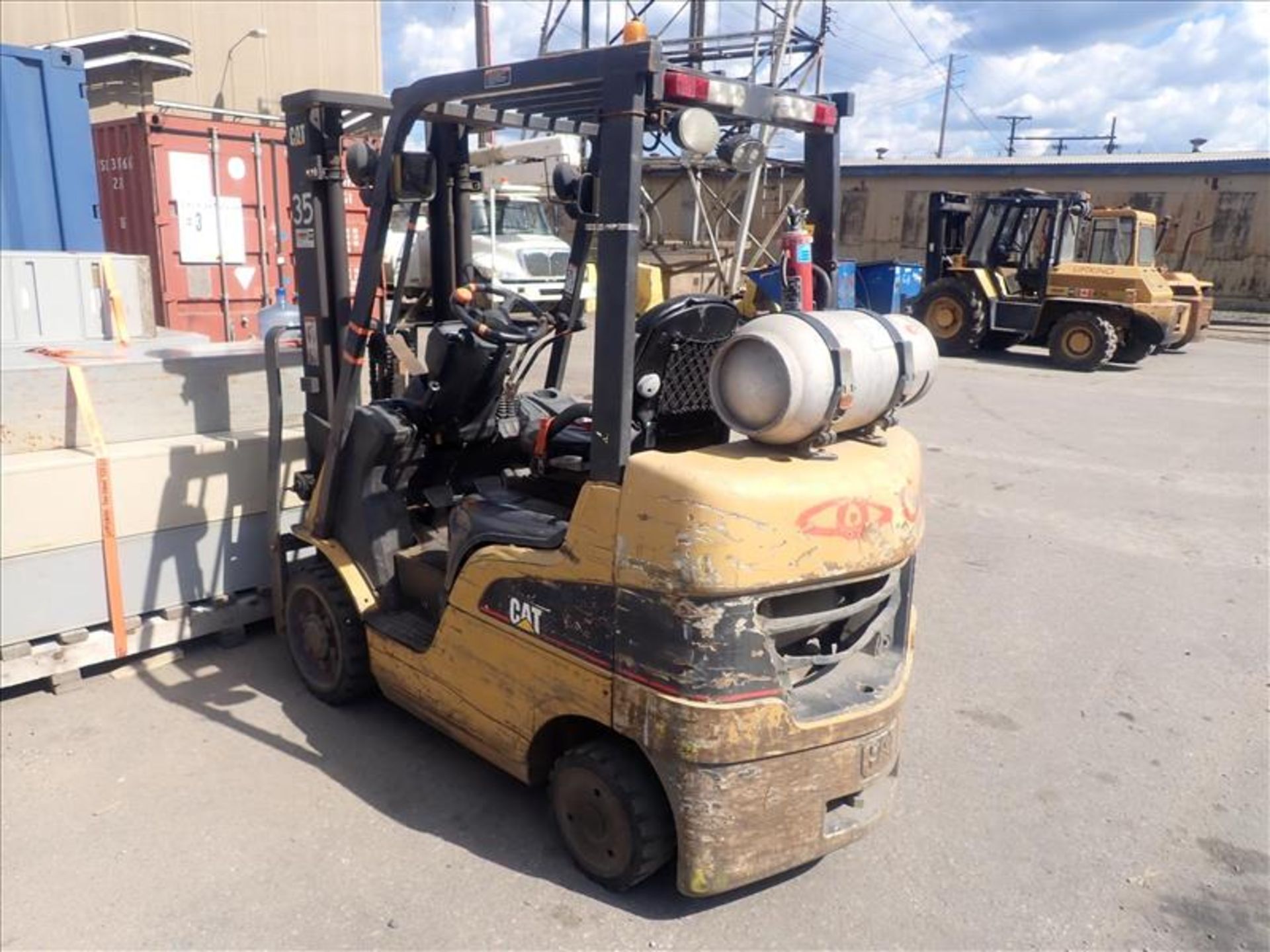 CAT forklift truck, mod. C5000, ser. no. AT9004292, propane, 2-stage, hour meter reads N/A (Tag 9098