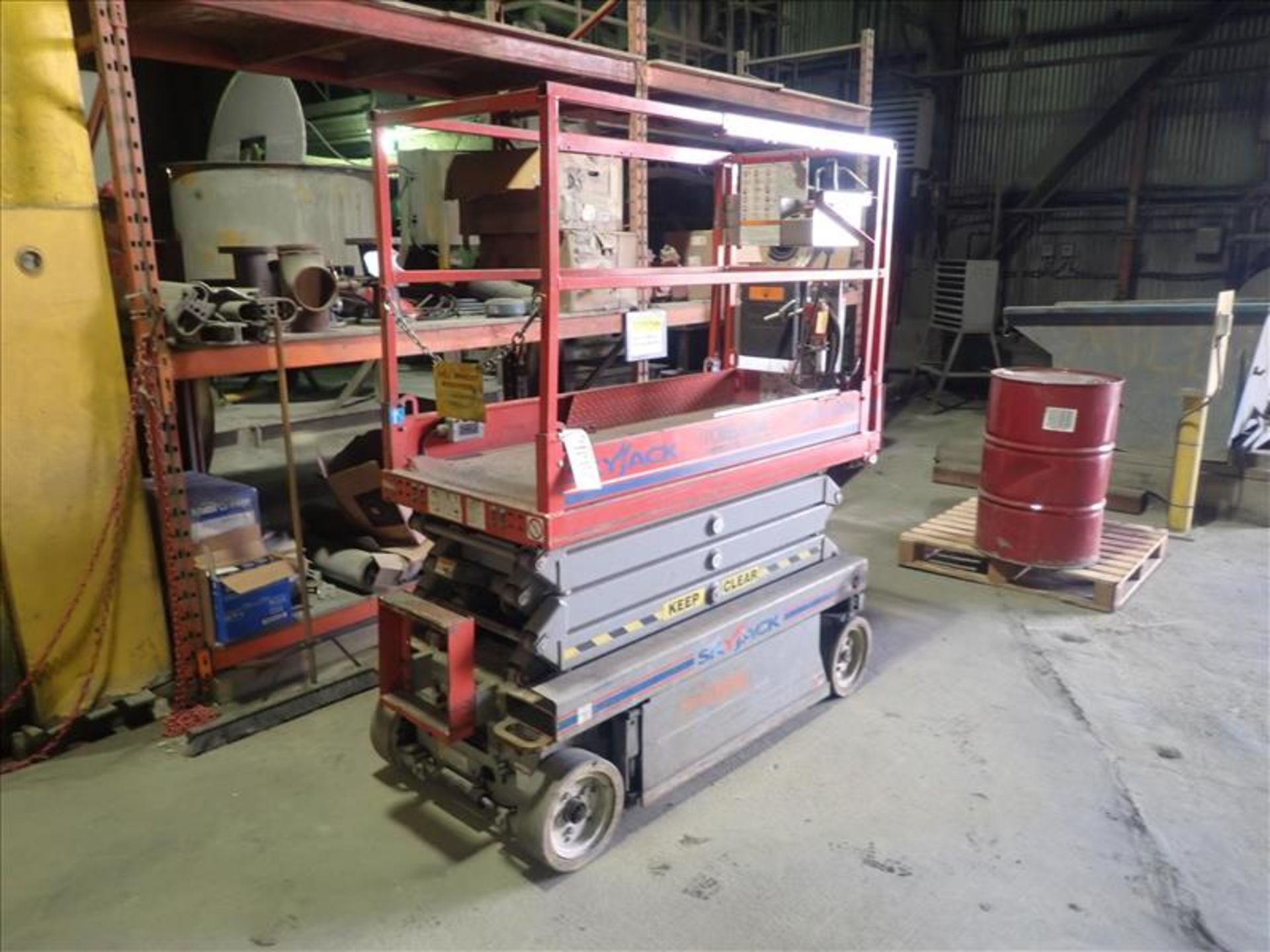 SkyJack scissor lift, mod. SJIII-3219, ser. no. 22022269, 24V, 2-person, 500 lbs cap., 19 ft lift - Image 2 of 5