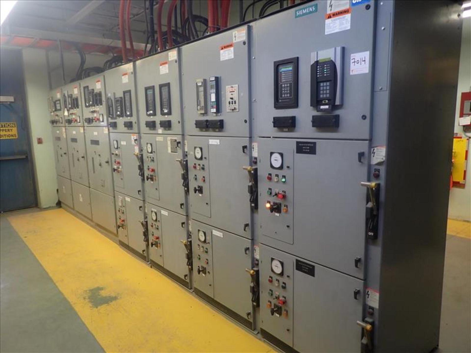 Siemens switchgear, mod. 8BK20, 12000 A, 4.76 KV (Tag 7014 Loc Oxygen Plant)
