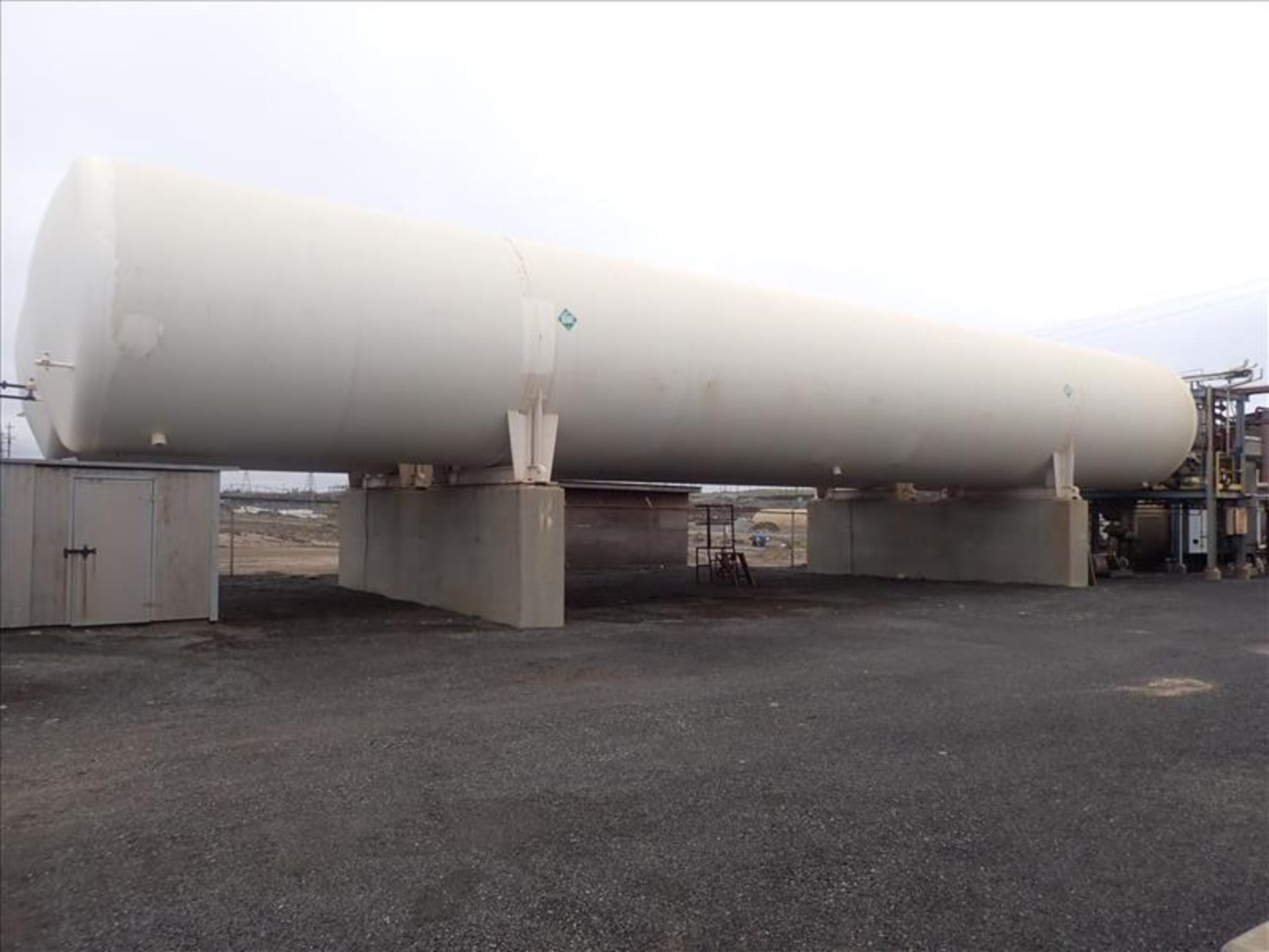 liquid oxygen storage tank, s/s, 270-ton, 11 ft dia. x 90 ft, 65 psi, vacuum jacketed (Tag 7012