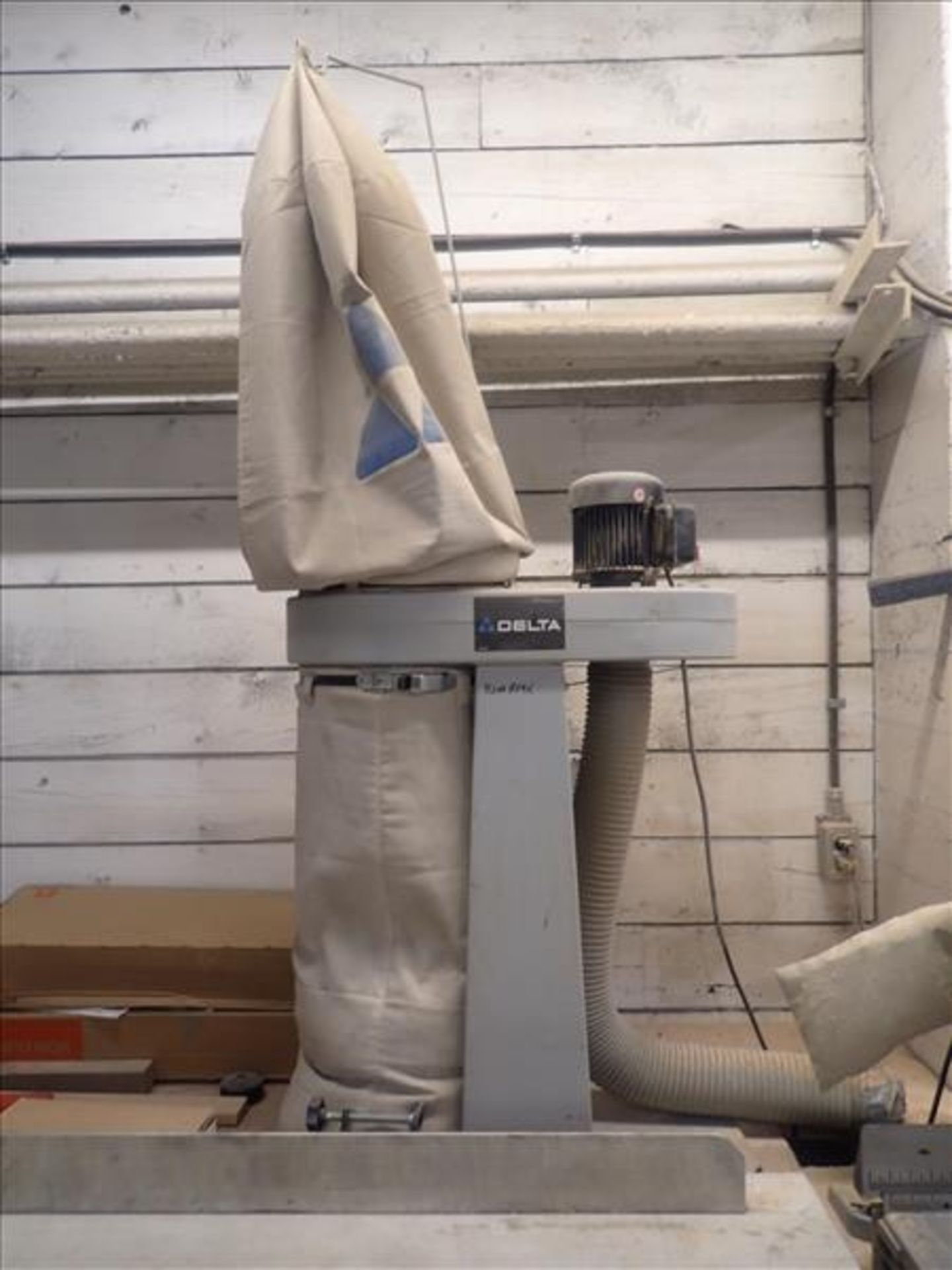 Delta dust collector (Tag 8796 Loc Mill Carp Shop)