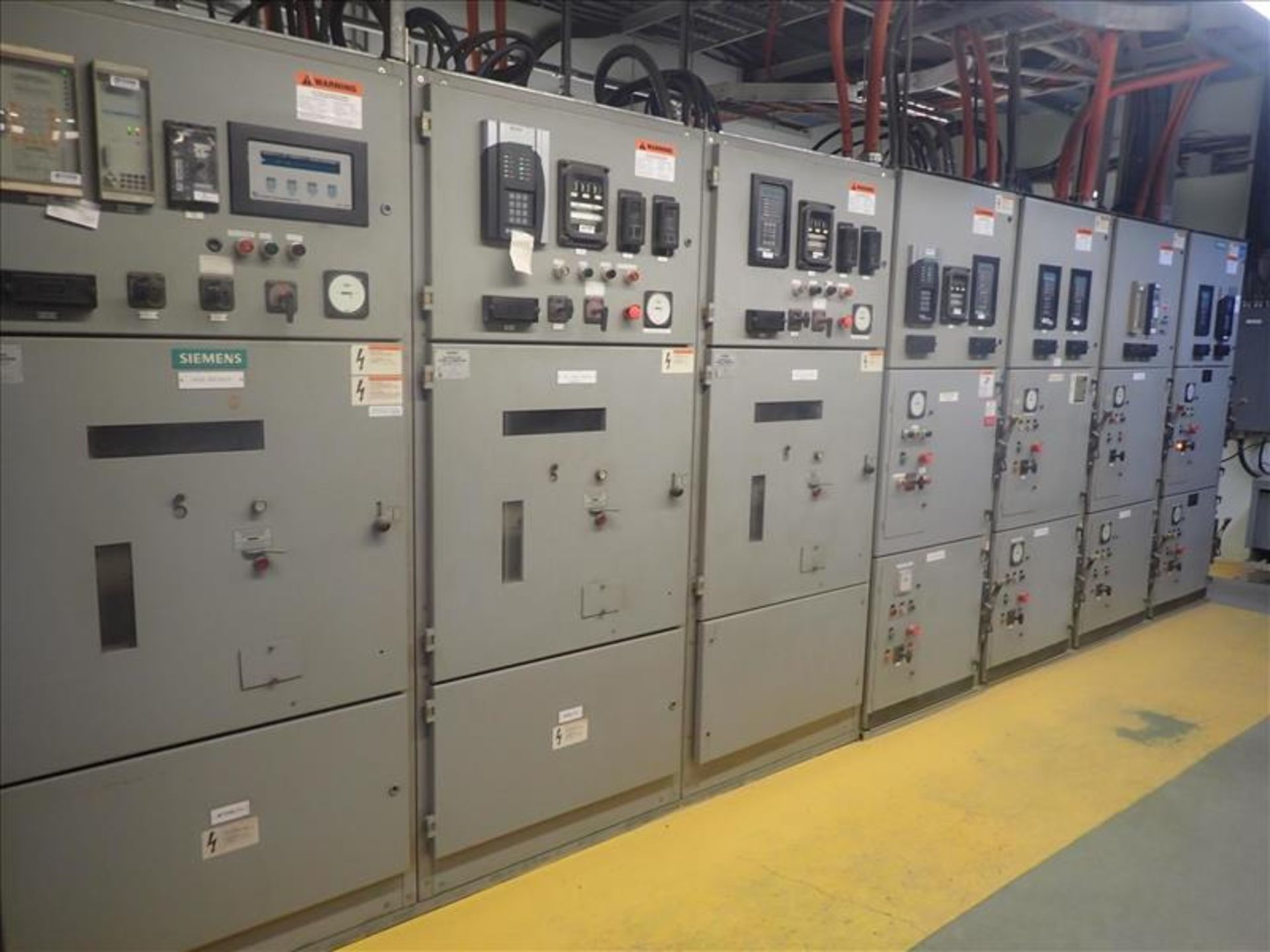 Siemens switchgear, mod. 8BK20, 12000 A, 4.76 KV (Tag 7014 Loc Oxygen Plant) - Image 2 of 3