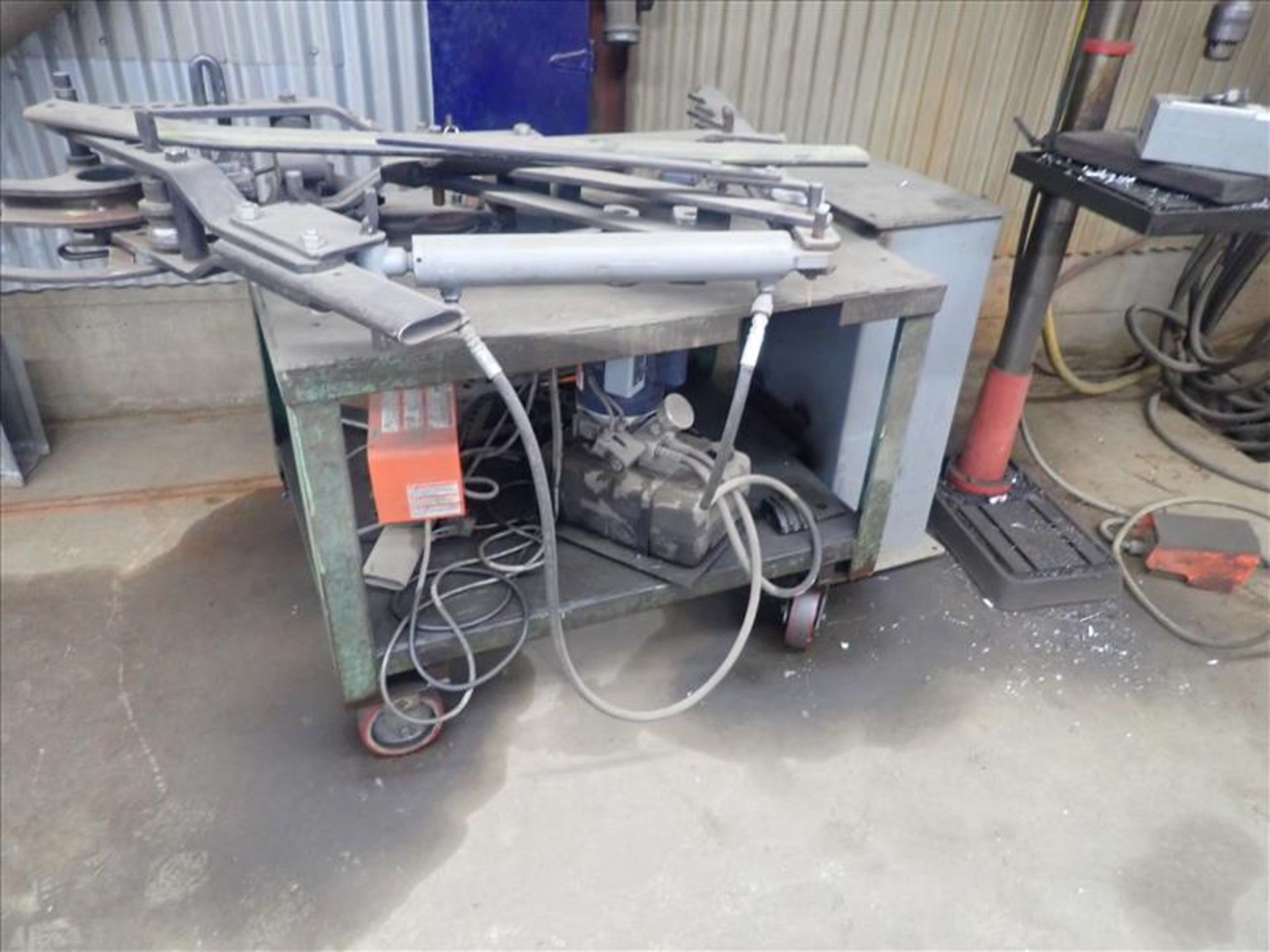 Hessfeild hydraulic pipe bender, size no. 2, mobile (Tag 9129 Loc Cell House)