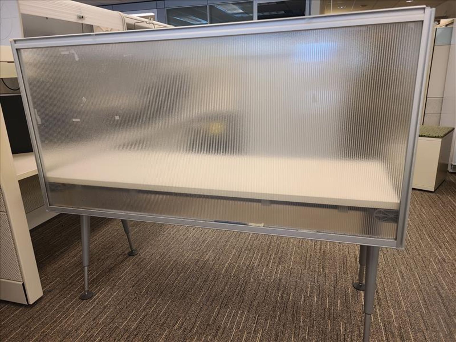 Office Workstation; worktable and task board divider, approx. 66 in. x 24 in. x 29 in. (Qty 1) ( - Image 2 of 2