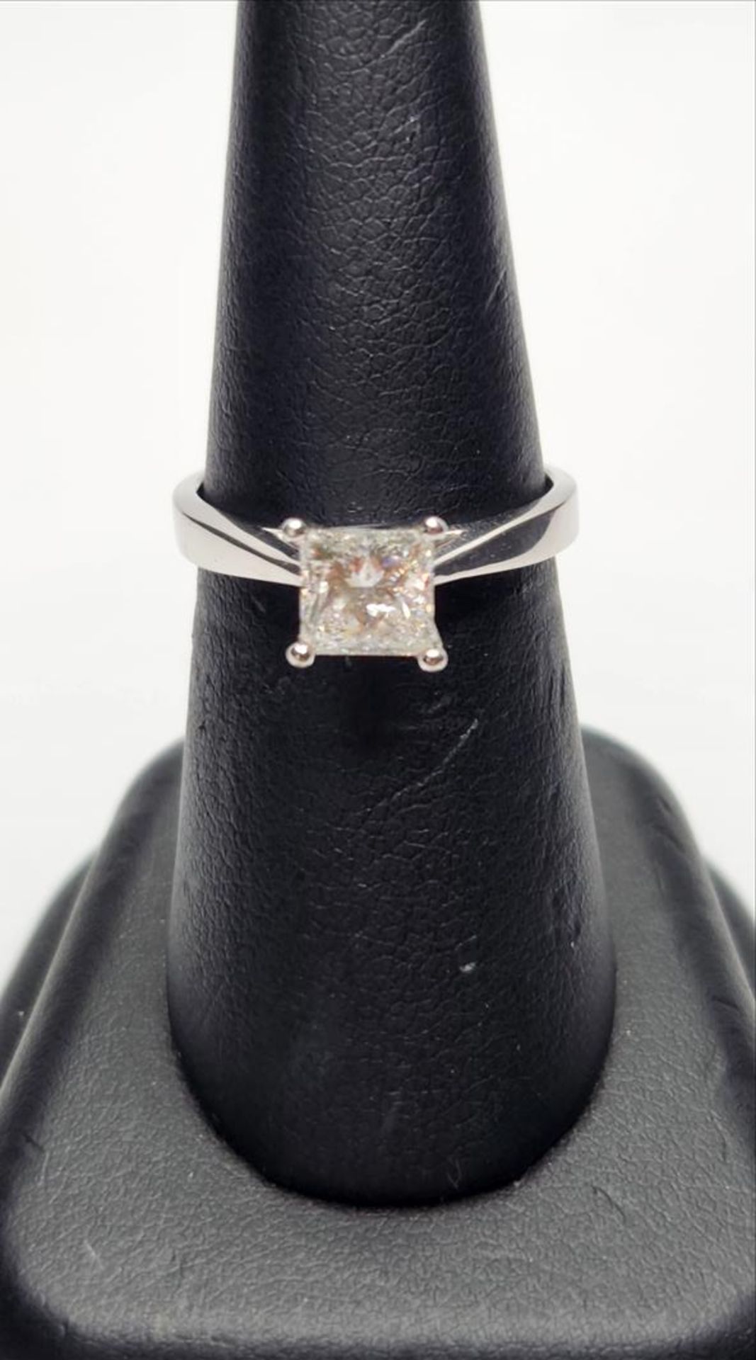 One lady’s stamped and tested 14kt Zp diamond solitaire ring. Contained at the centre is one 8. - Image 7 of 11