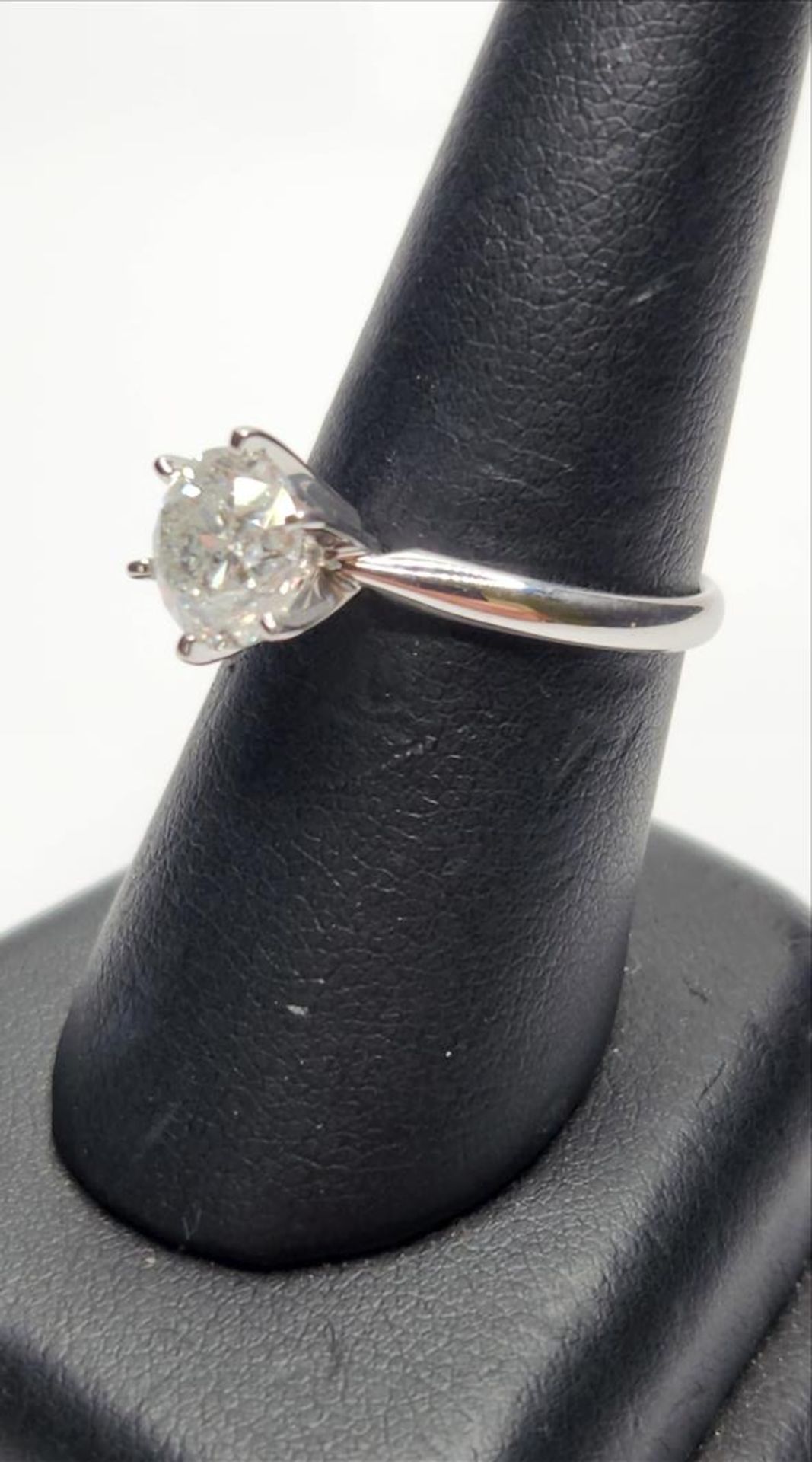 One lady’s stamped and tested 14kt white gold diamond solitaire engagement ring trademarked by Charm - Image 4 of 7