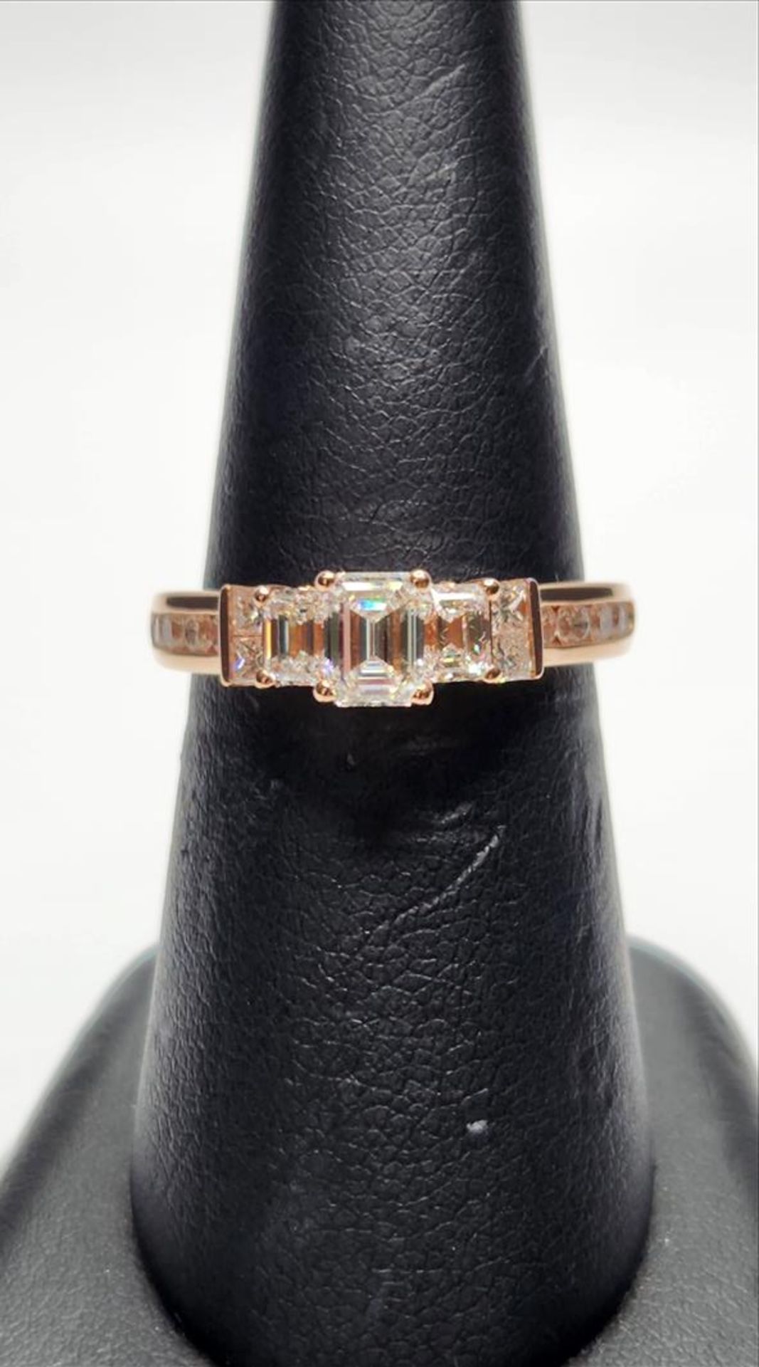 One lady’s stamped and tested 14kt (RL) pink gold diamond Past Present and Future engagement ring - Image 4 of 6