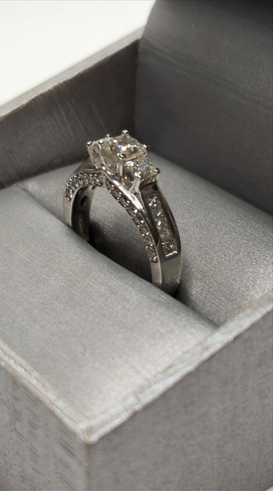 One lady’s stamped and tested 14kt white gold Arctic Brilliance trademark Canadian Diamond ring ( - Image 5 of 8