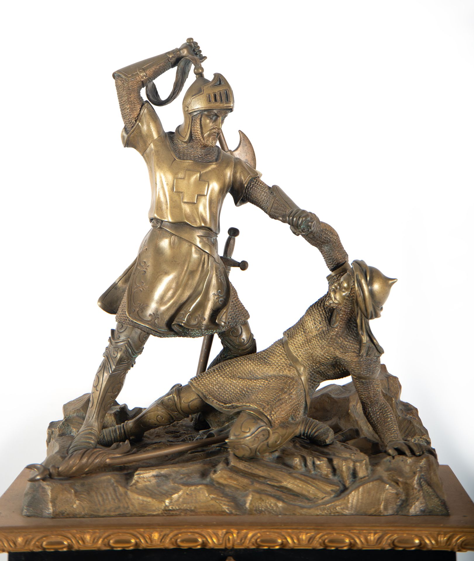 Gilt bronze clock depicting a Templar knight in the crusades, 19th century - Image 3 of 7