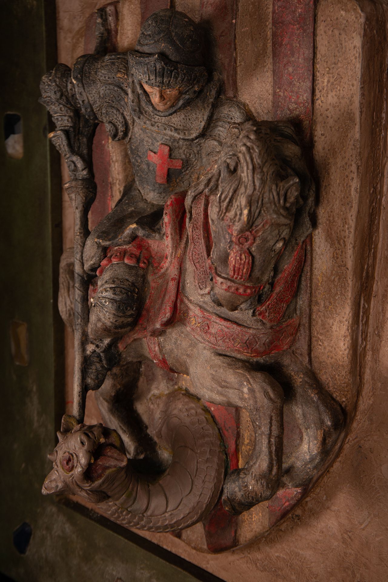 Terracotta panel of Saint George slaying the Dragon, Spanish school of the 19th - 20th centuries - Bild 7 aus 10