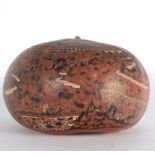 Aguacucho gourd engraved with burilada, colonial work, Peru, 18th - 19th centuries